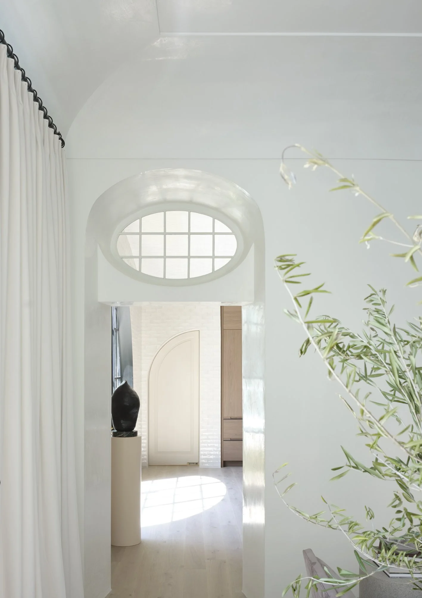Mali-Azima-Sourche Benecki SE Showhouse 2021 Part 23314.jpg