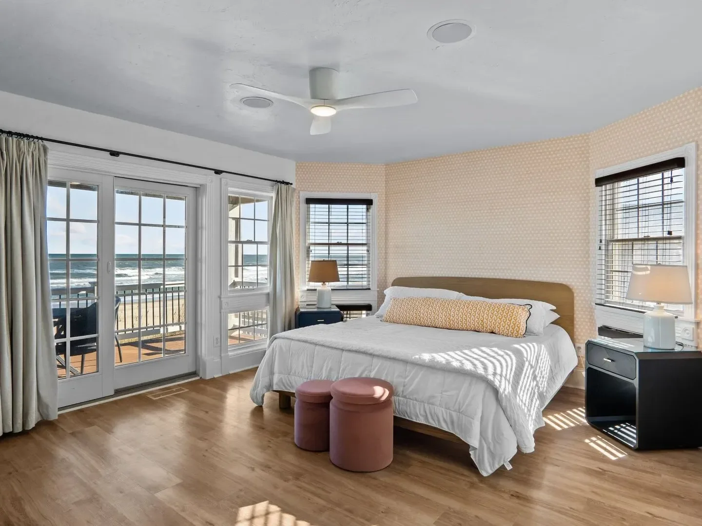 bed2_f61963.webp