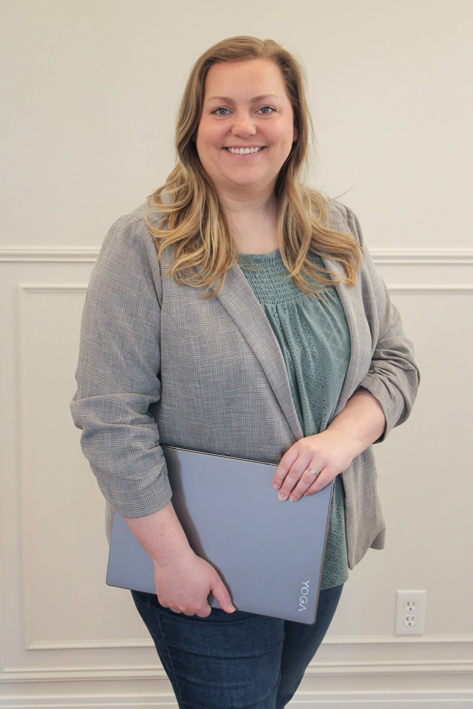 jessica of designed ledgers, outsource your bookkeeping