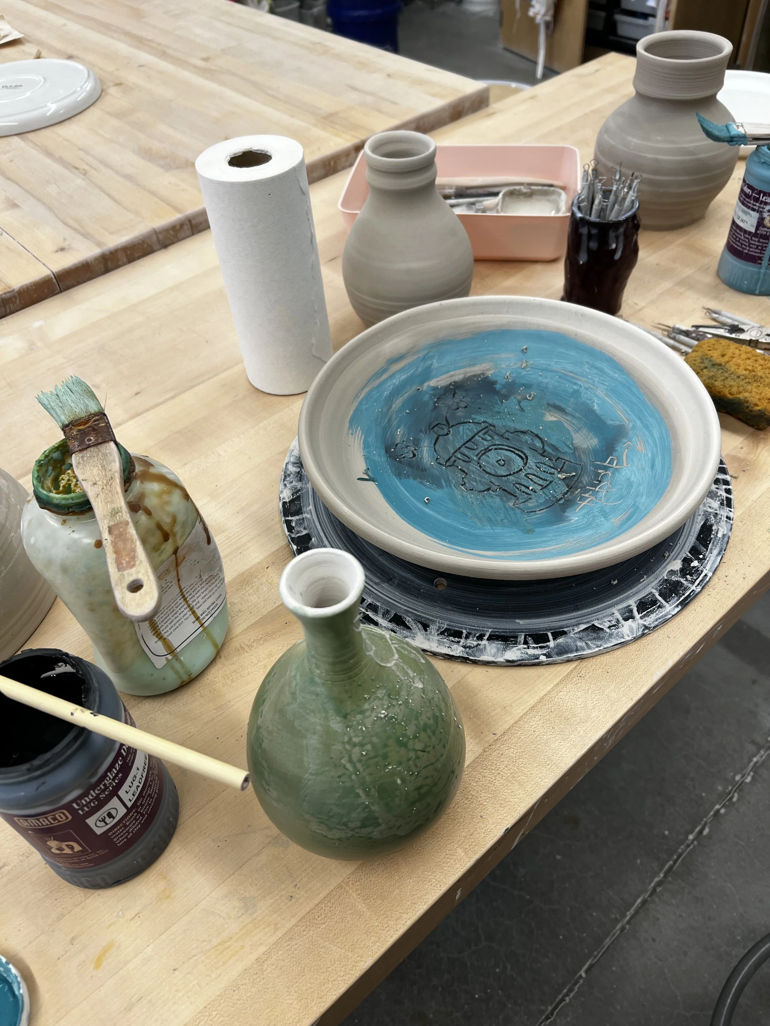 Roberto's demo in the ceramics studio