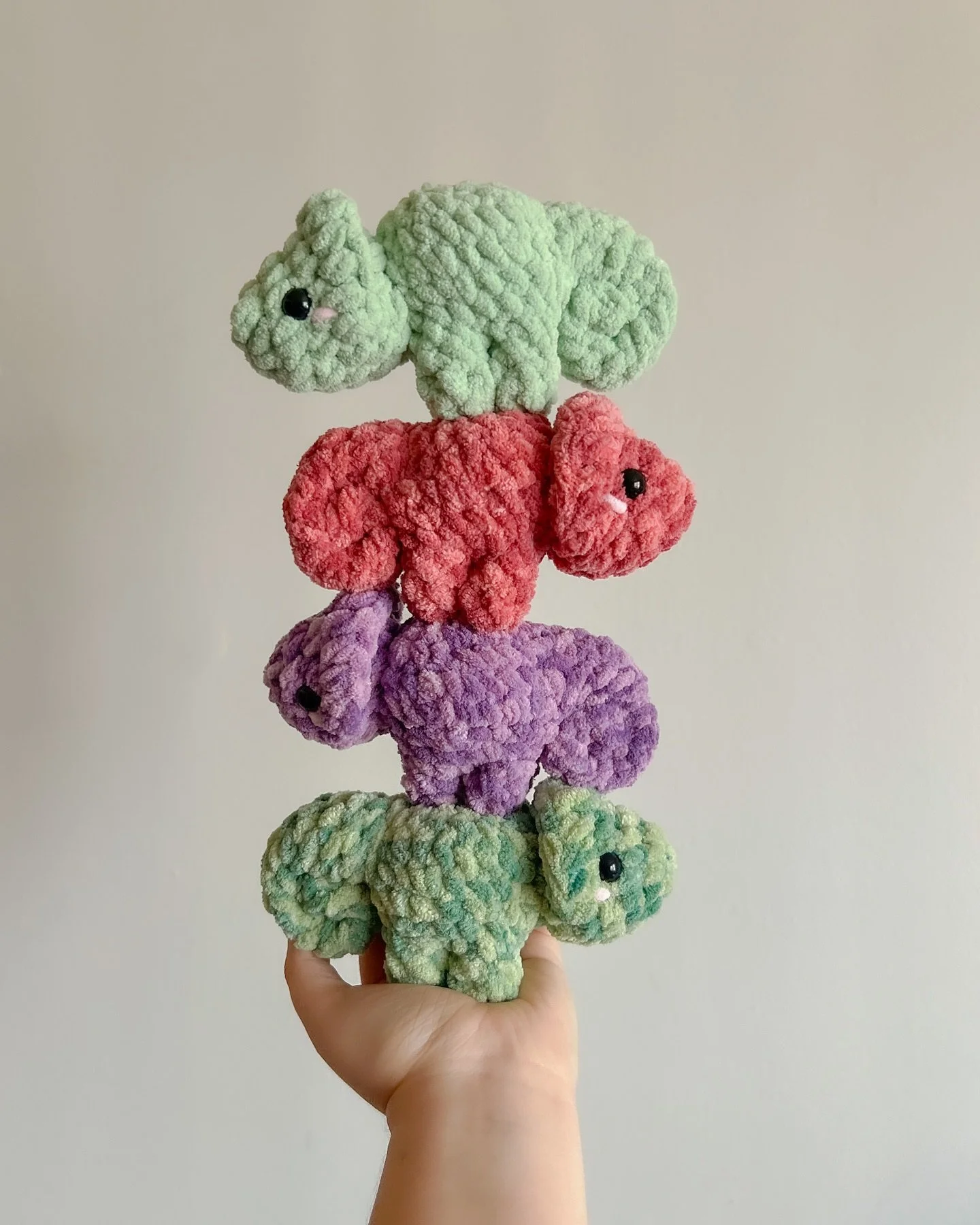 &lsquo;s camp of chameleons 🤭💞

i&rsquo;m a sucker for a fast and low sew pattern and this one 100% takes the cake for me!! the only thing you have to sew is the head, and i popped four of these adorable fellas in an afternoon :)

these guys are al
