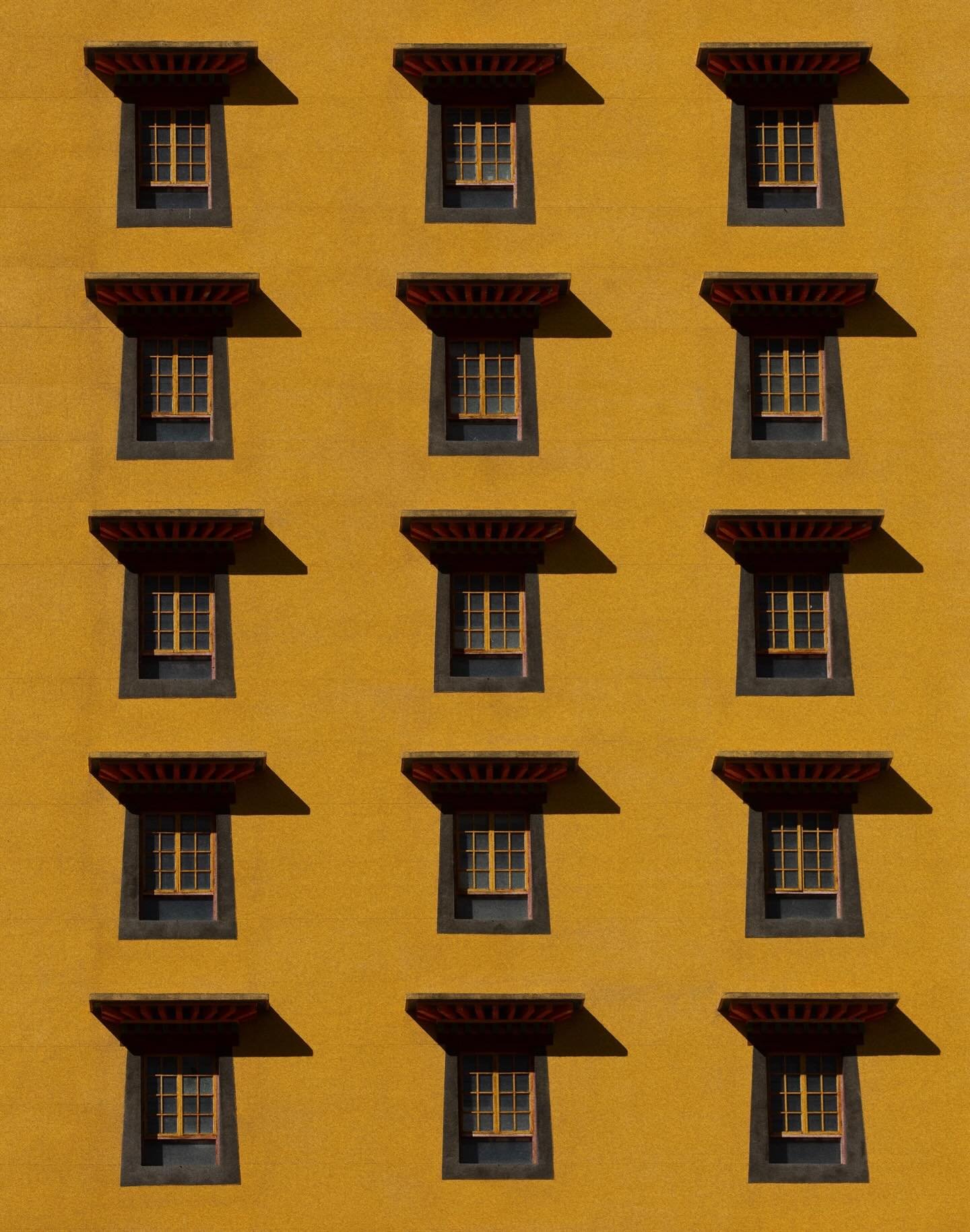 Colors and textures from Gemo Monastery, a Gelug Tibetan Buddhist temple in Aba County (རྔ་བ་རྫོང་།), northwestern Sichuan. Inside its richly saturated walls, find one of the tallest Maitreya Buddha statues in China.

Captured by Erin Chan, @erinchan
