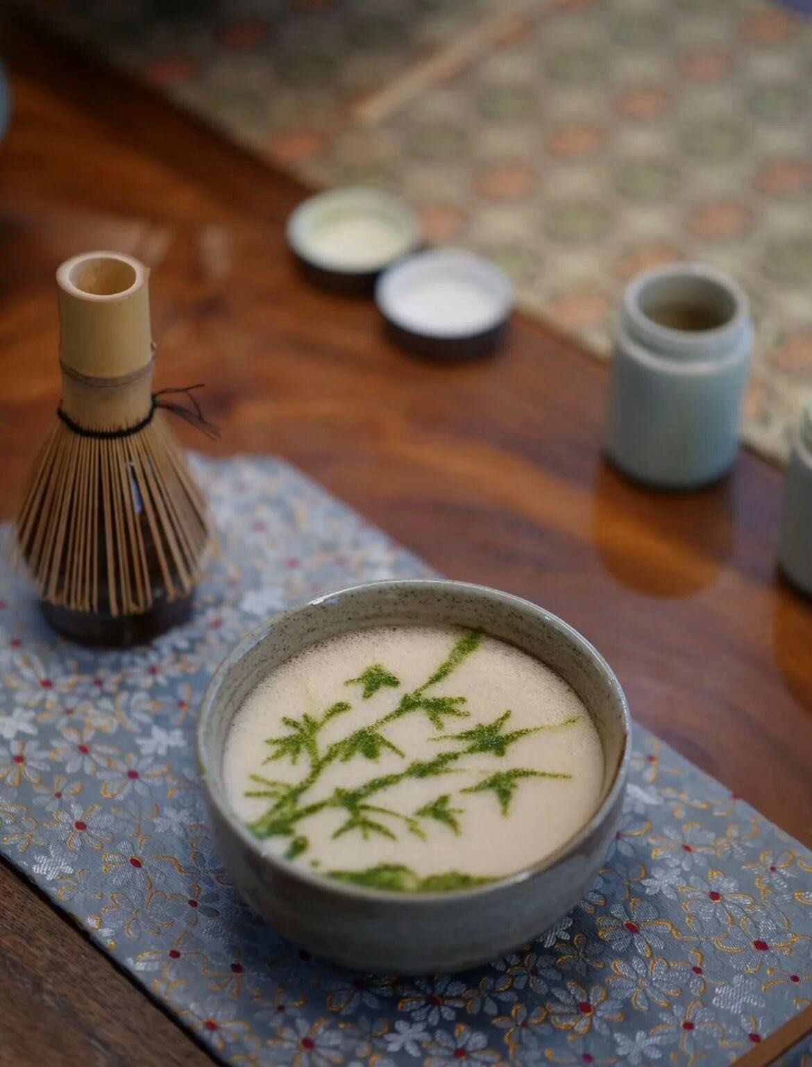 Before there was matcha, there was 點茶 diǎnch&aacute;. 

Diǎnch&aacute; traces its roots to the Tang Dynasty, but it was the scholars and literati of the Song era who elevated it into an art form. Ground tea, hot water, a bamboo whisk. The result: a s