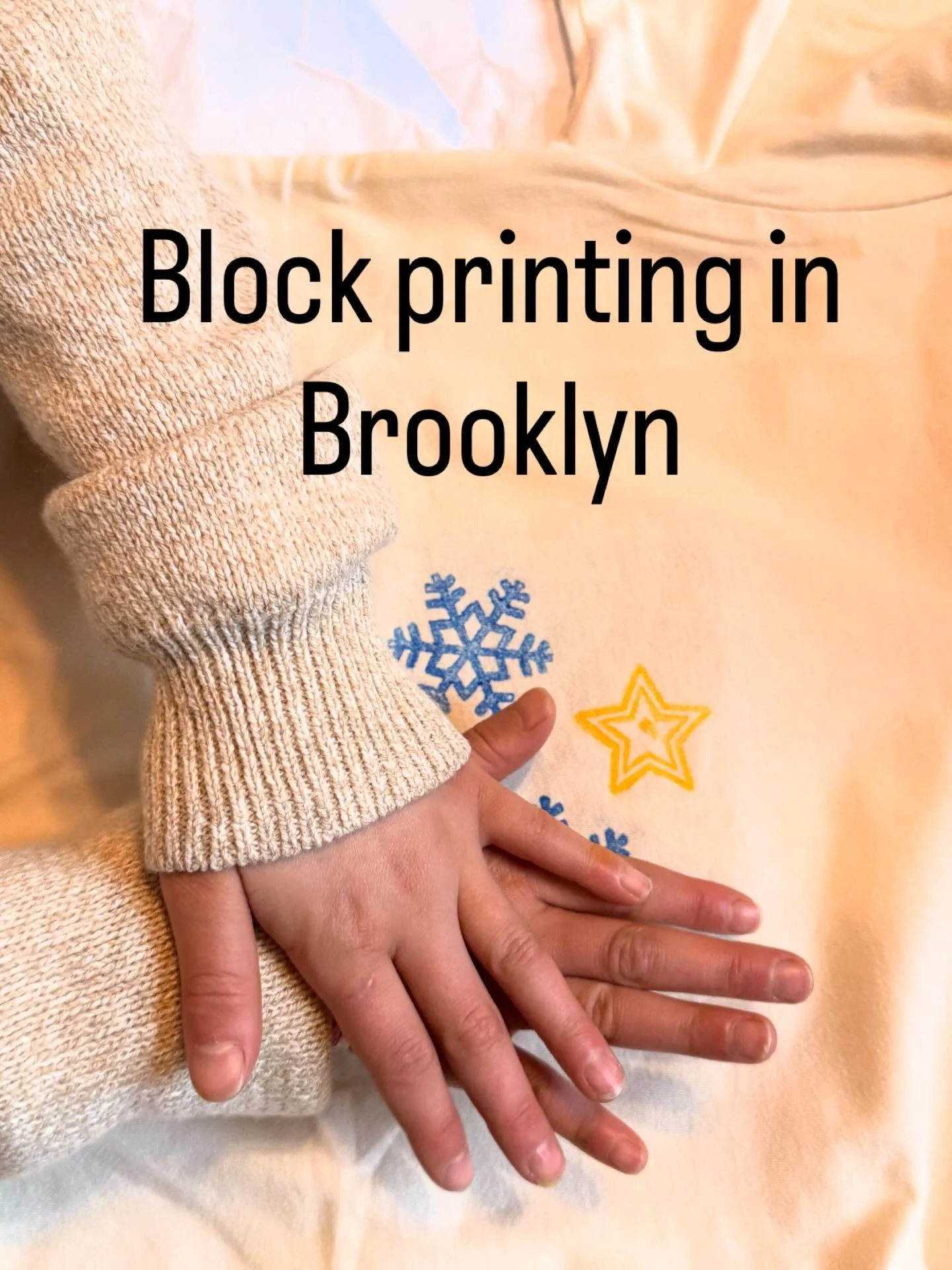 We just held our first in-person workshop with young artists and their parents, they created amazing wearable art using traditional wood printing blocks made in India, where this technique has been used for millennia
It was amazing to witness and sha