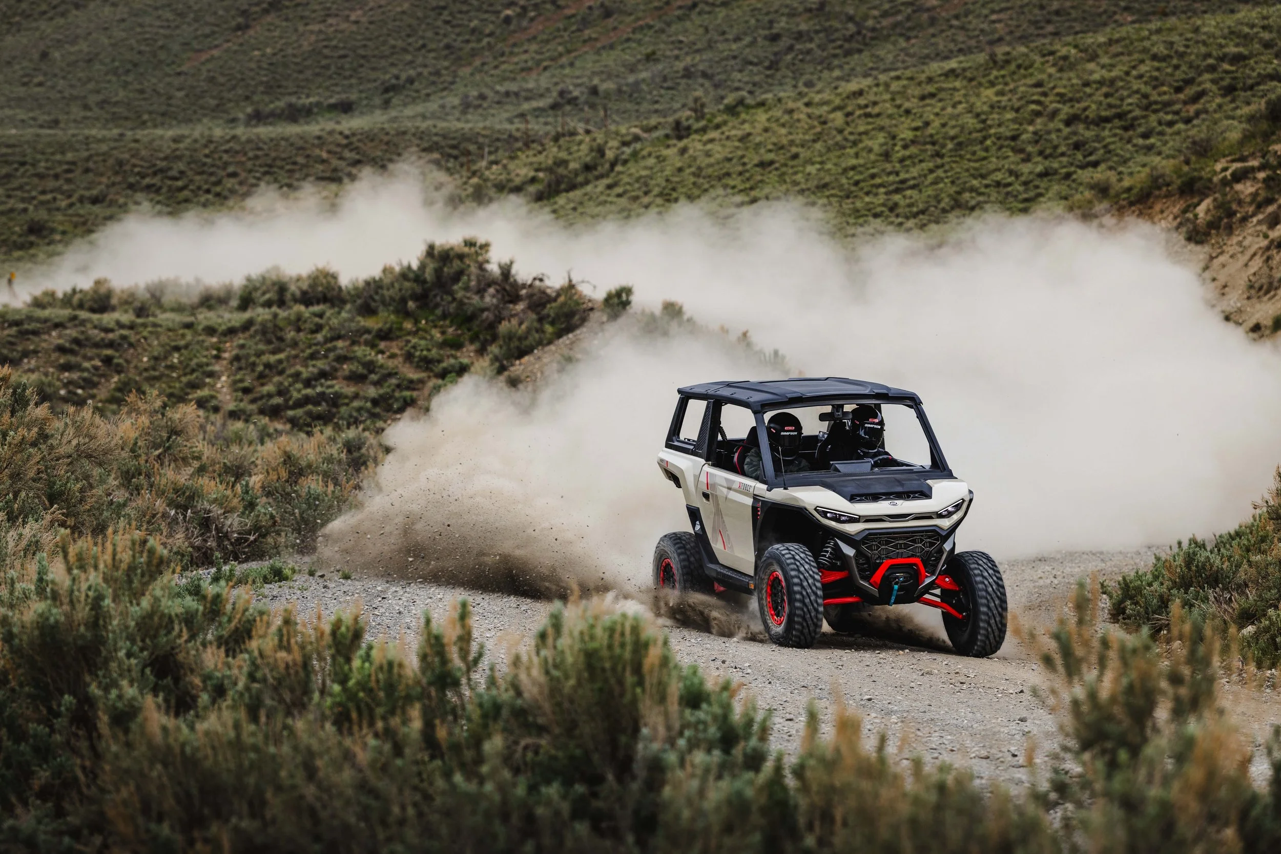 CFMOTO_MY27_X10-4_Action_01449.jpg