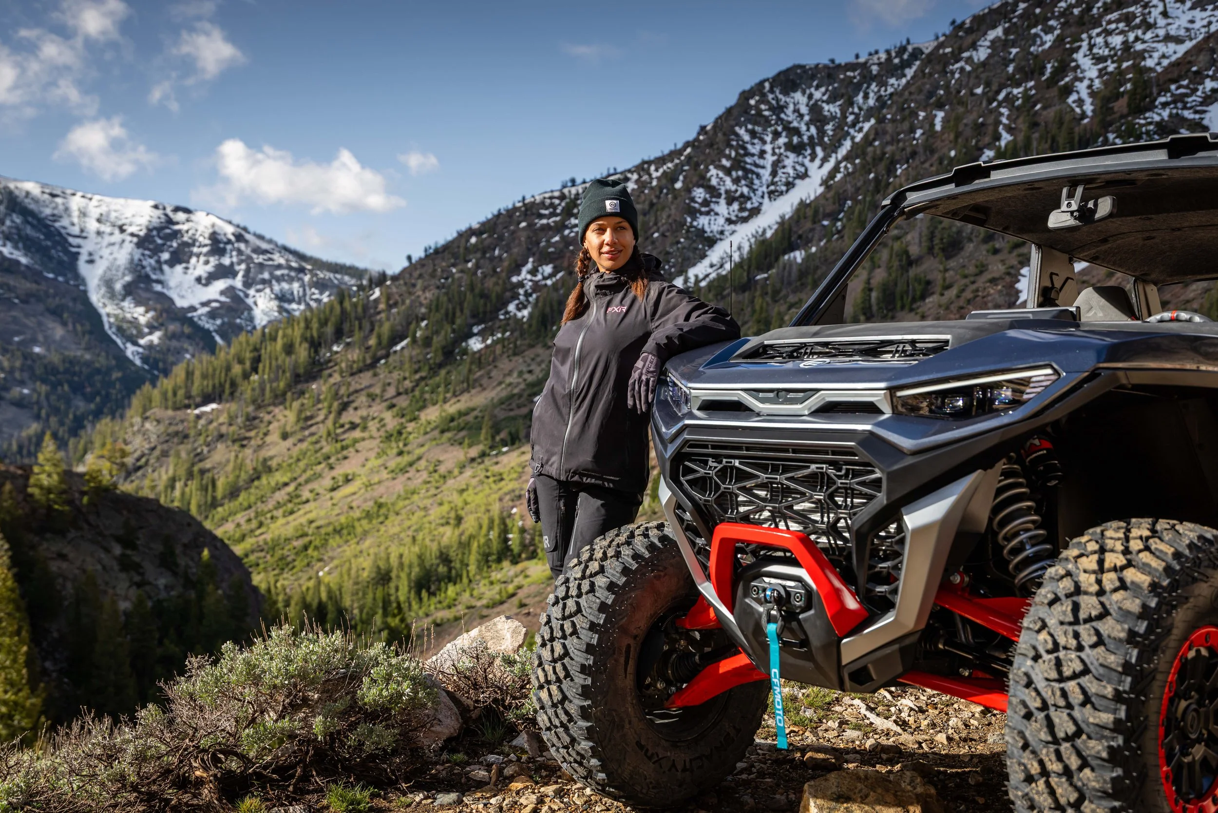 CFMOTO_MY27_X10_Lifestyle_05503.jpg