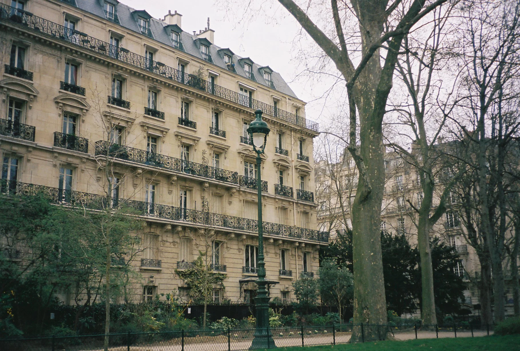 apartments outside eiffel tower.jpg