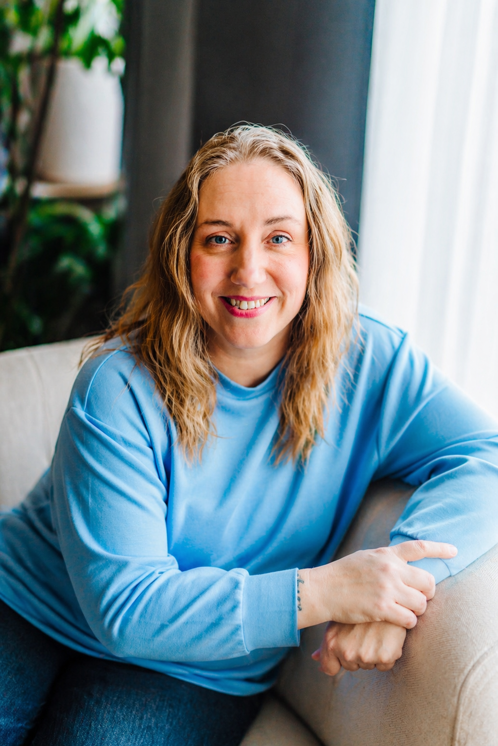 Sarah Sewell Smiling Headshot