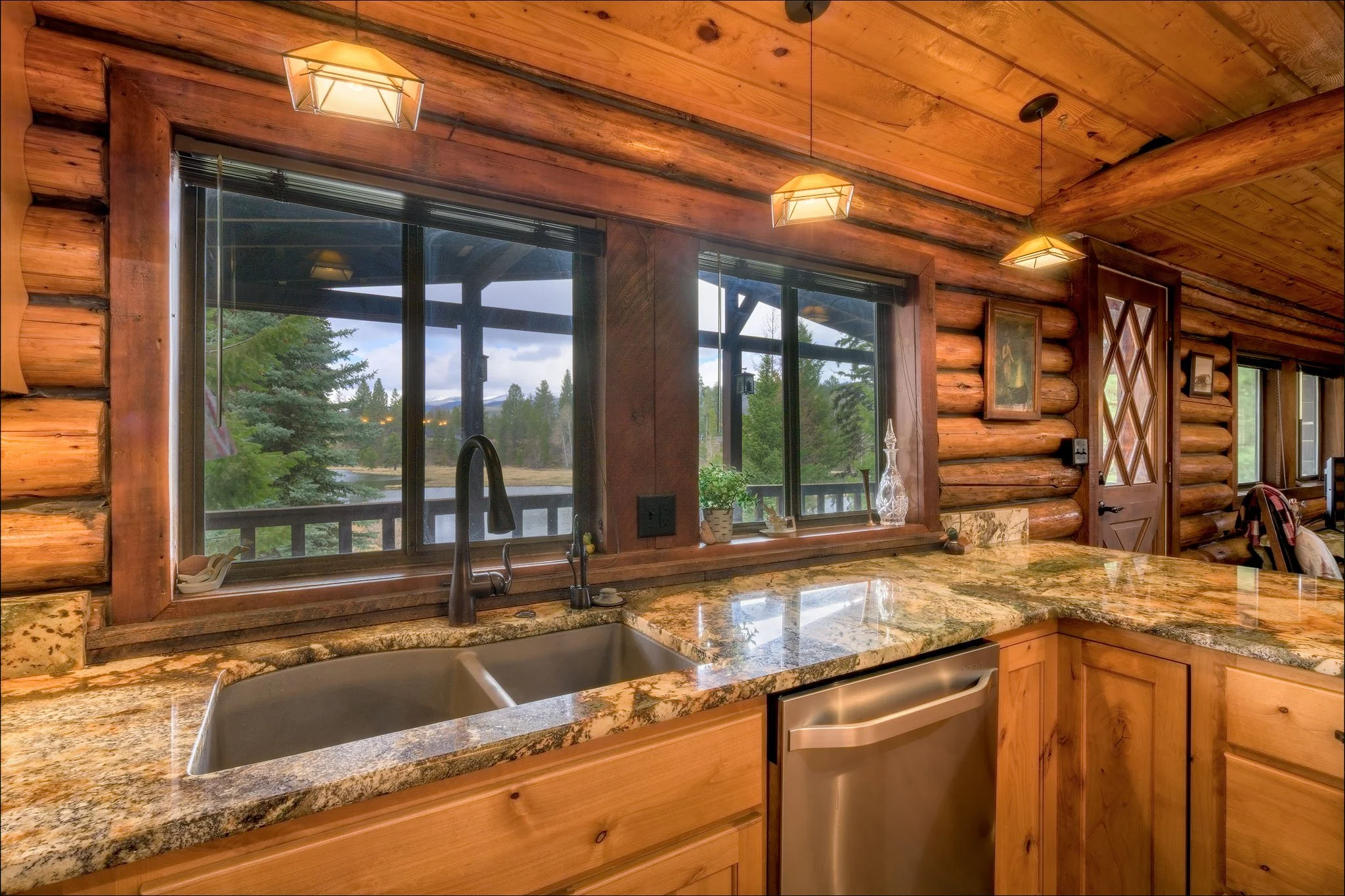 Katie-Cabin-05.jpg