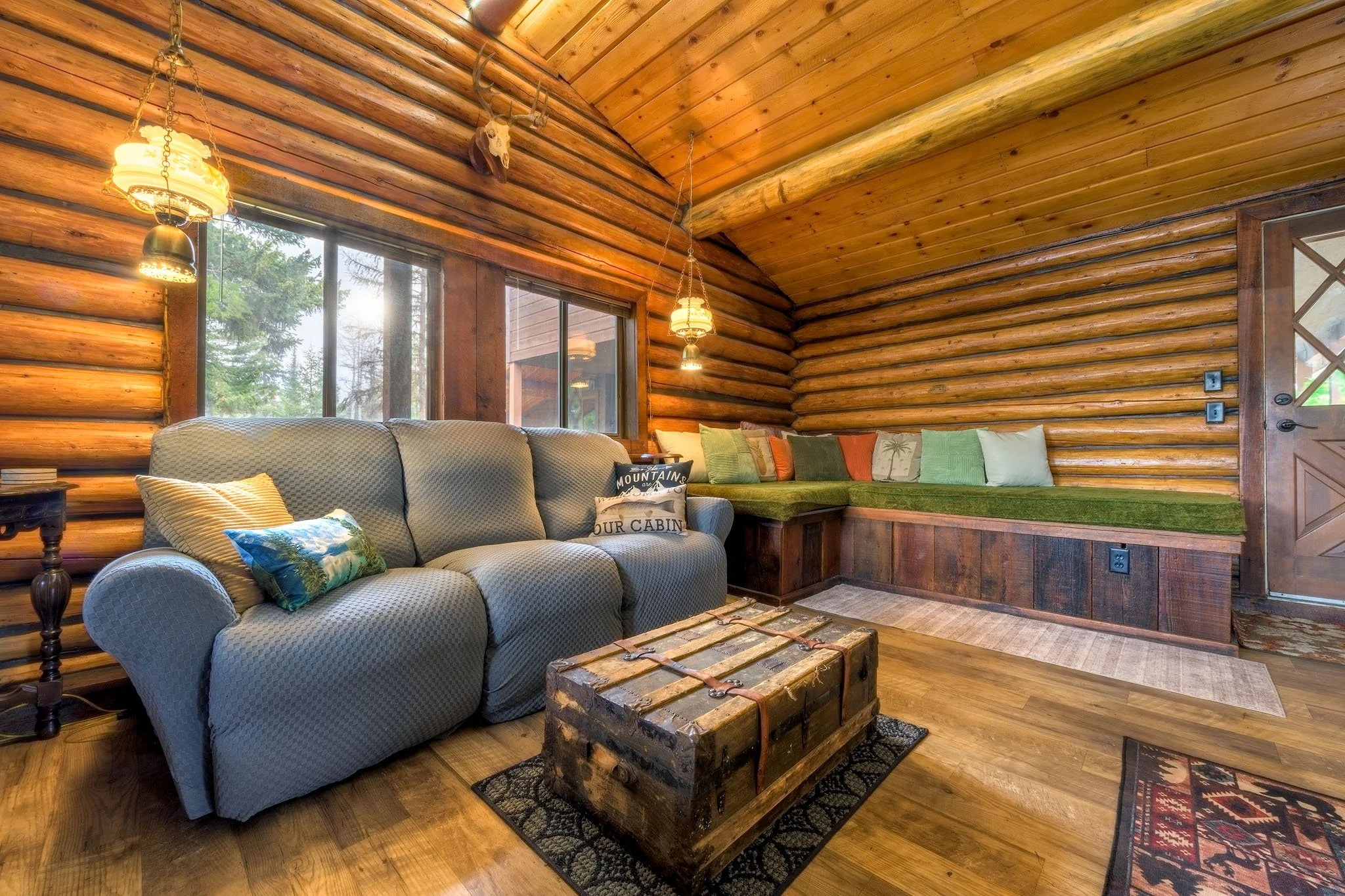 Katie-Cabin-08.jpg