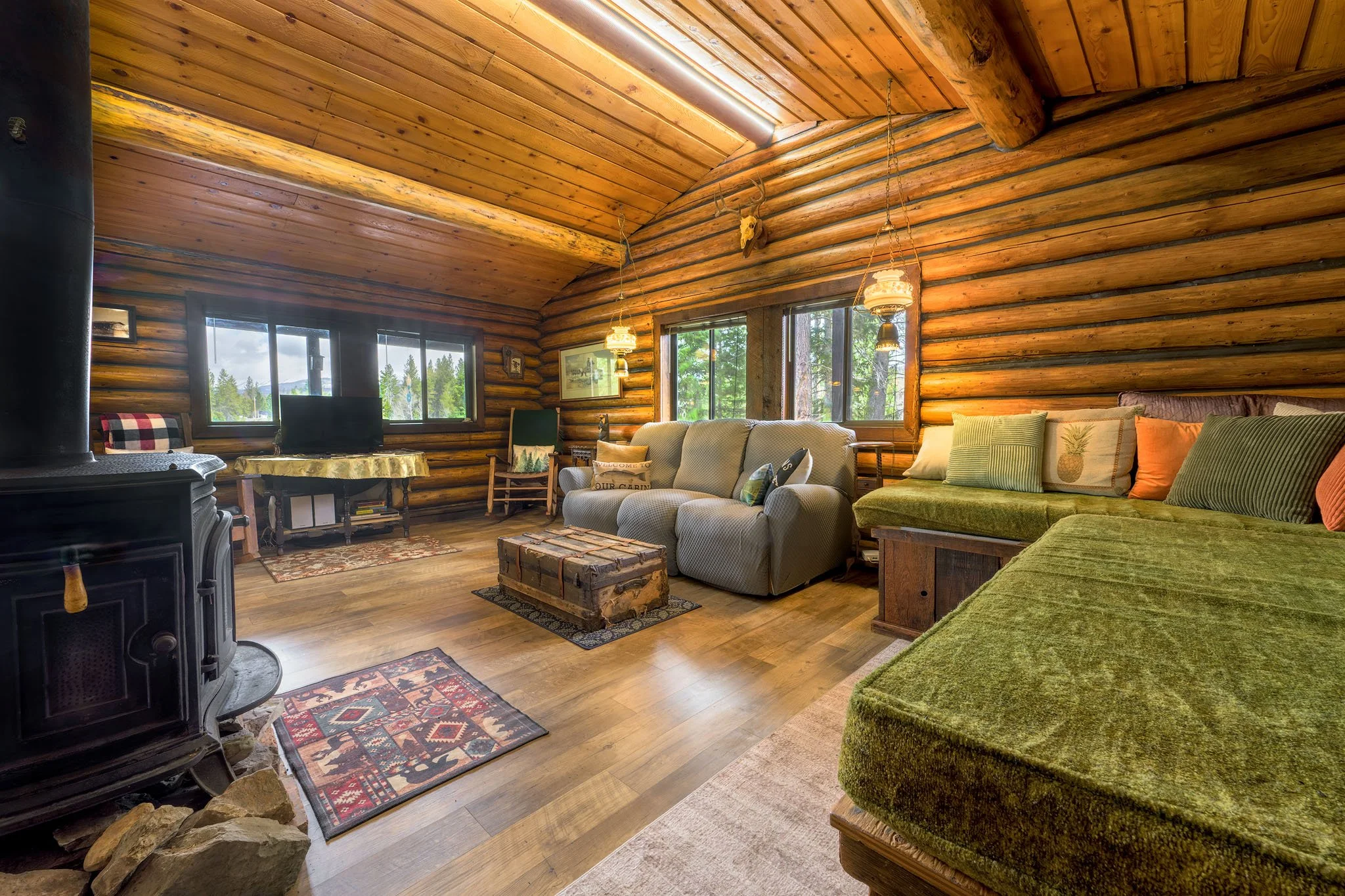 Katie-Cabin-02.jpg