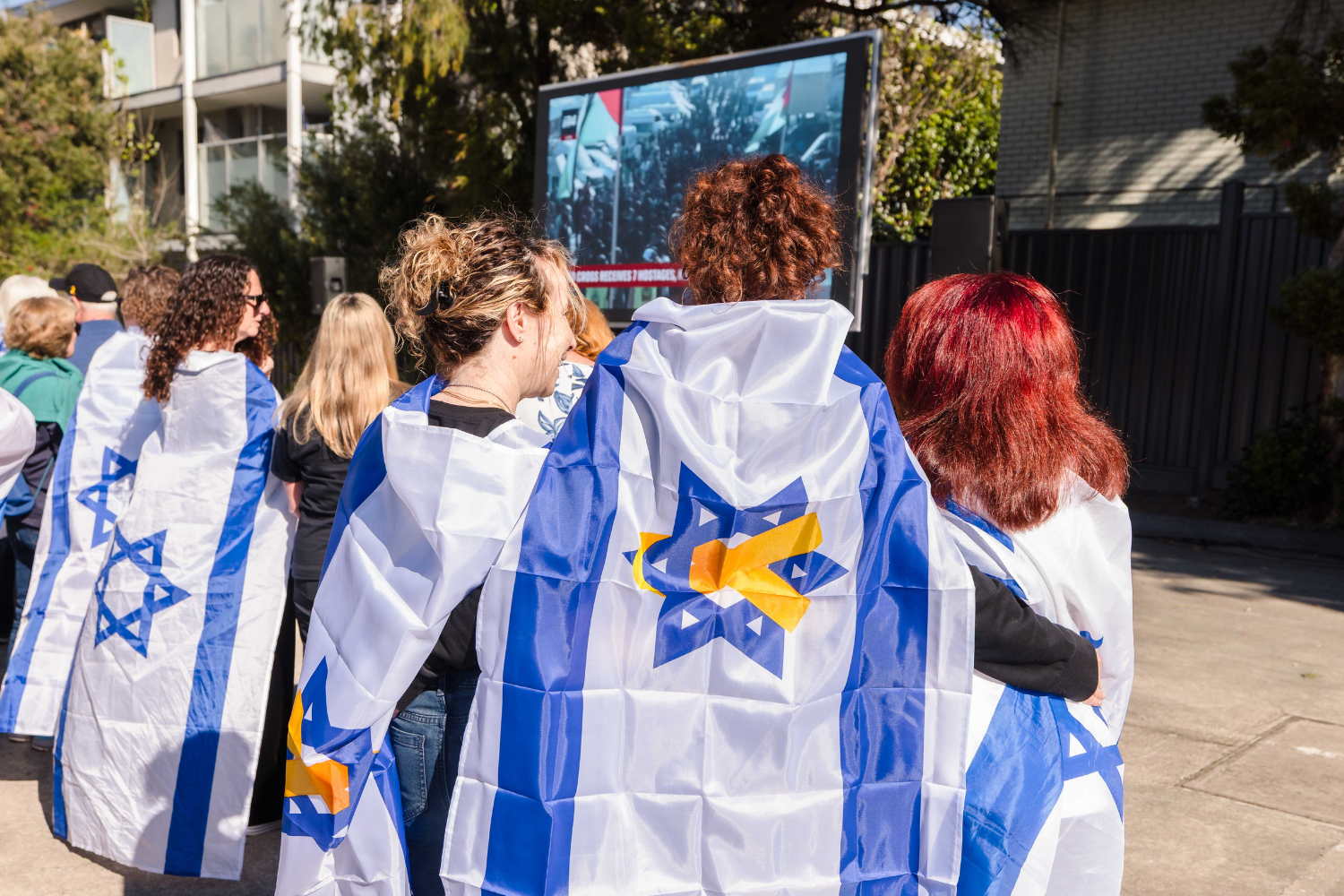 Hostage Release Gathering (5).png