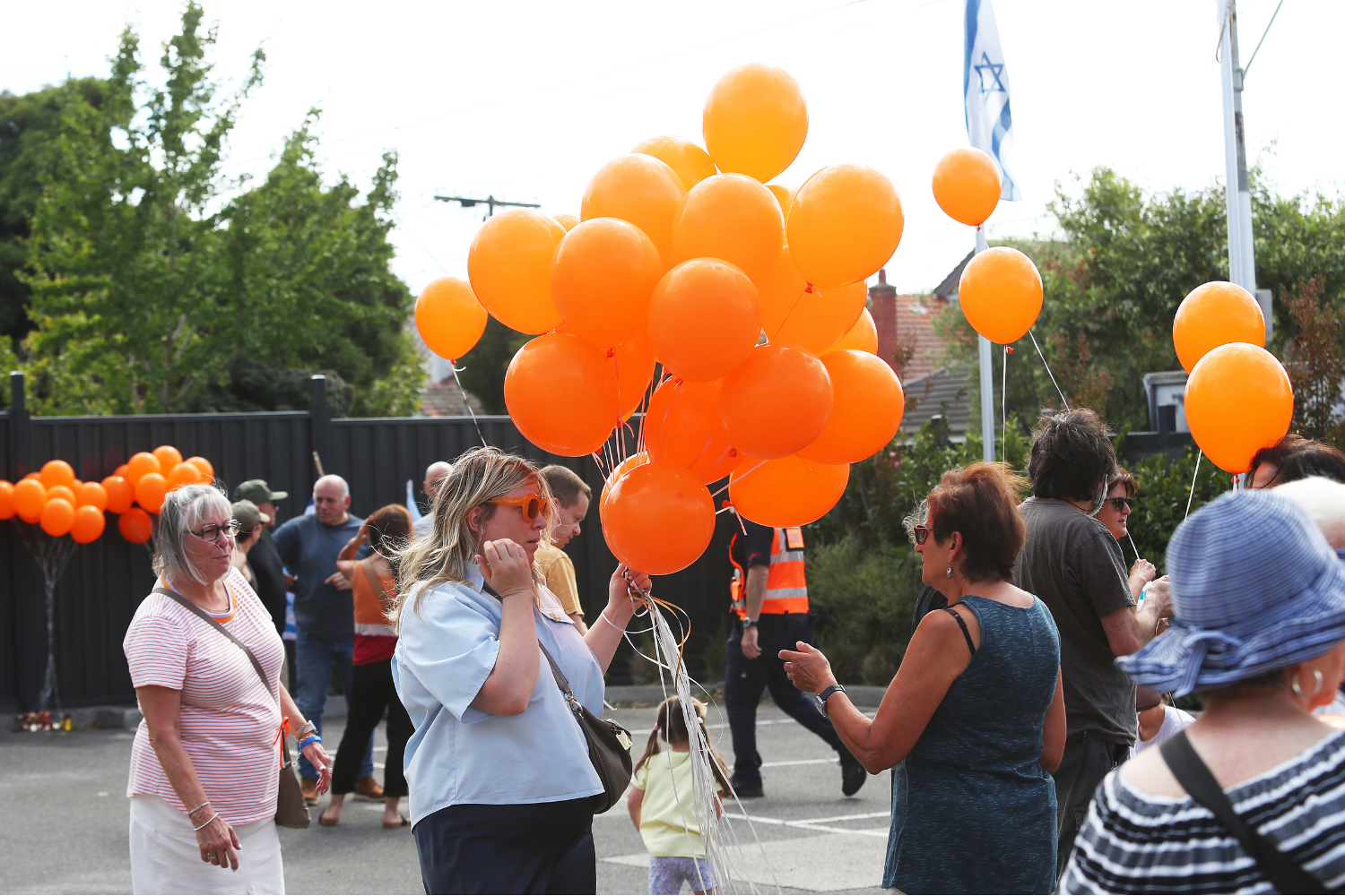 Bibas-Lifshatz Memorial.png