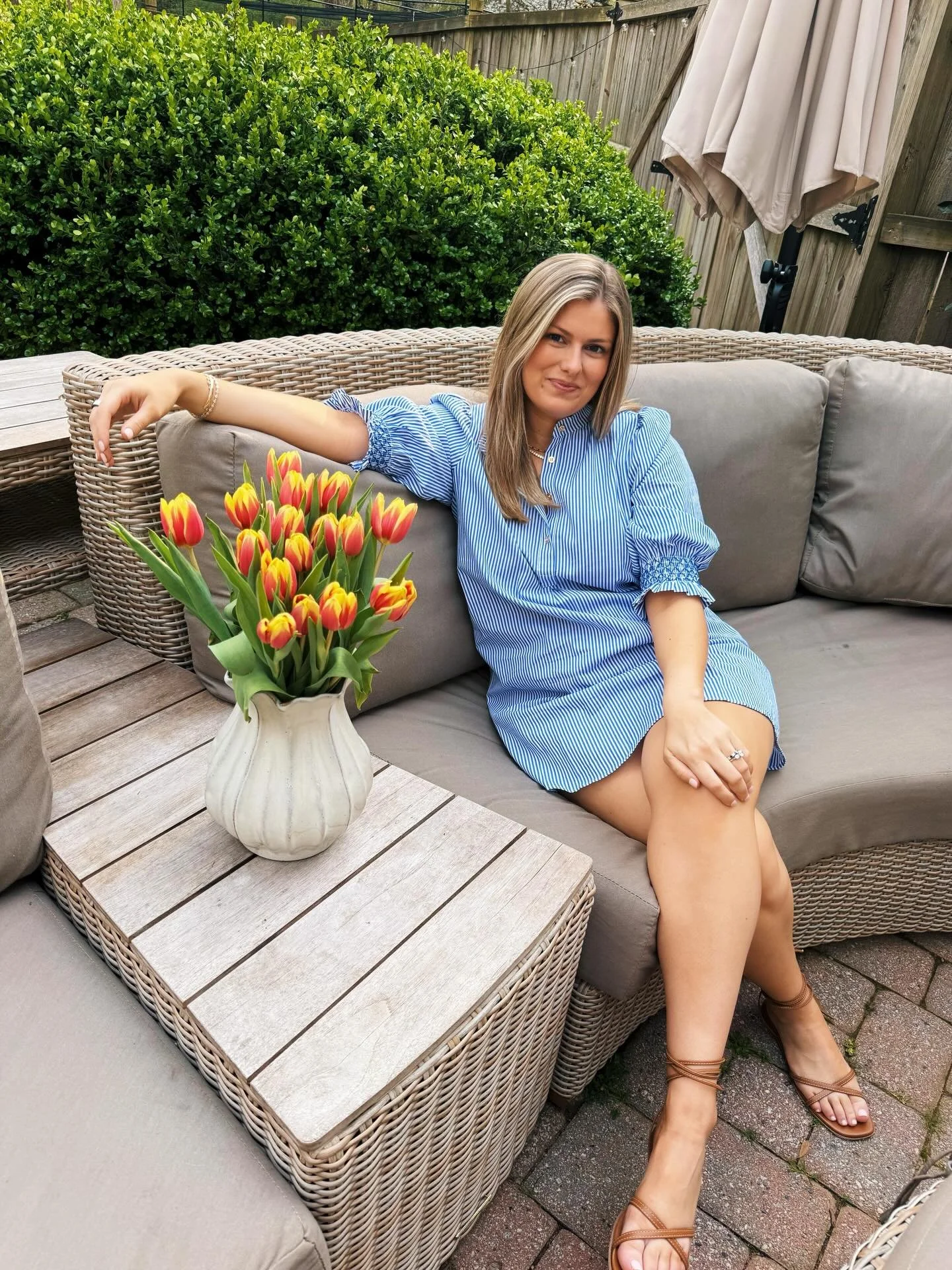 Spring is here &amp; outdoor dinners are here to stay! 💐🌸

Dress: @duffieldlane 
Shoes: @margauxny