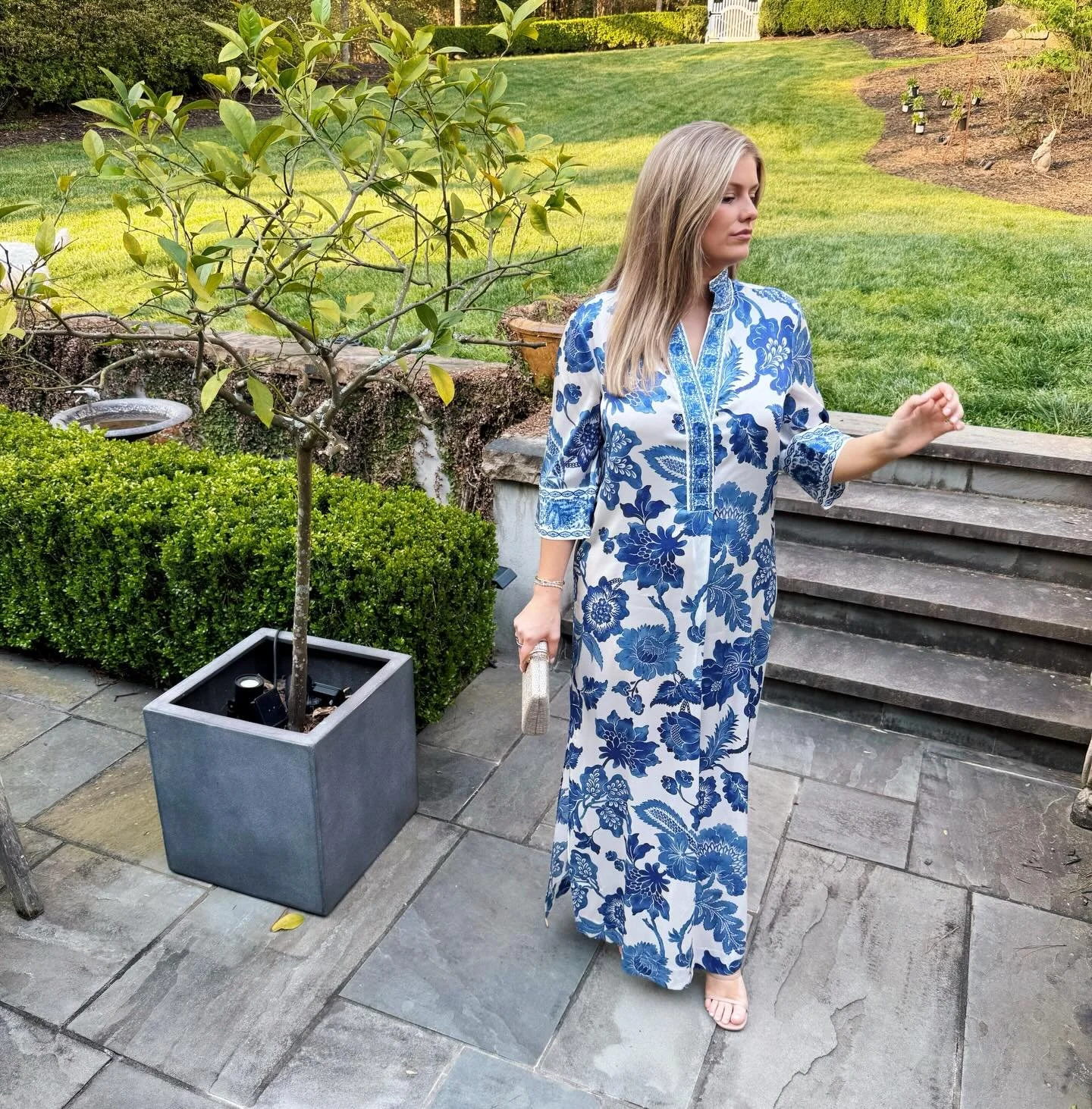 I think kaftans are going to be my spring/summer uniform this pregnancy 💙 

Obsessed with this one I got at @poppysatlanta and can&rsquo;t wait to wear all spring!