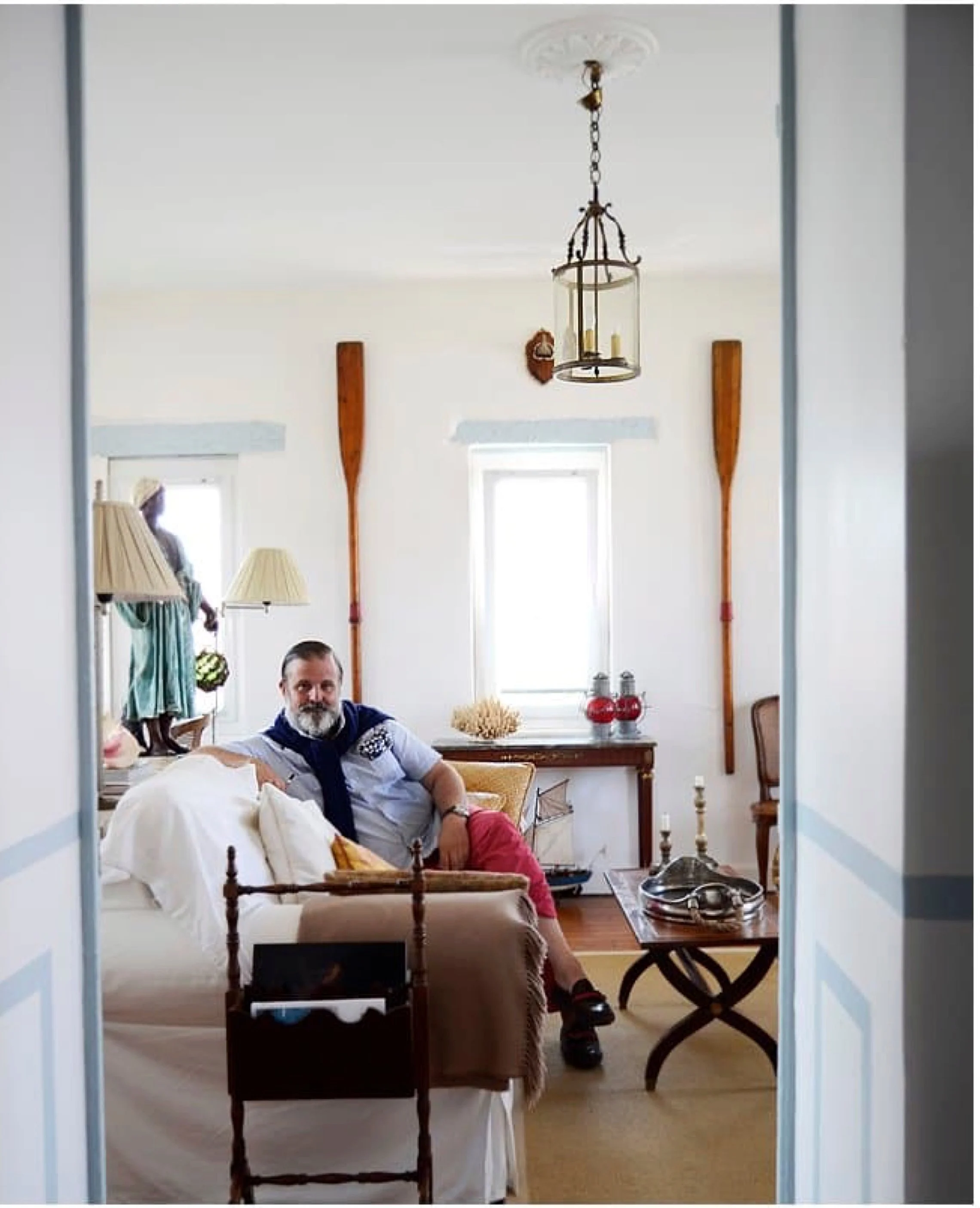 01-portrait-interior.jpg