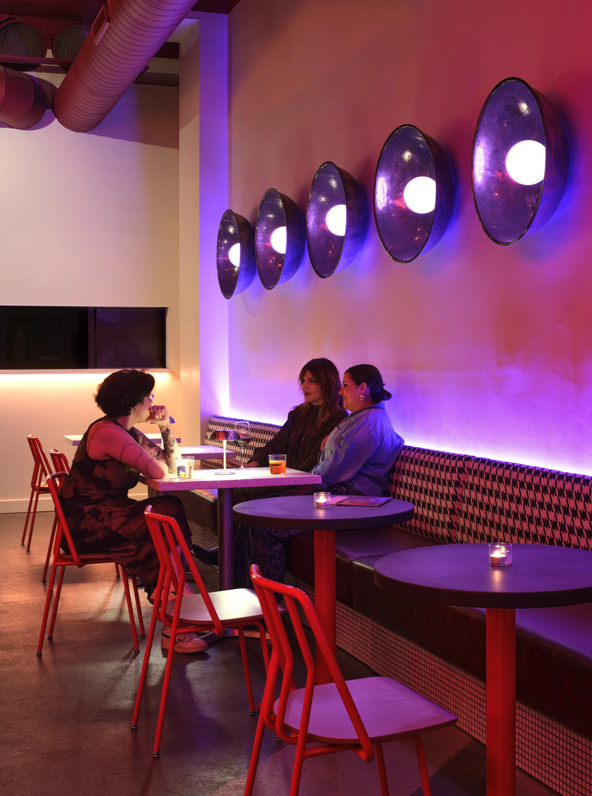 HIPCH_Bar_Bambi_260401-6_hip.jpg
