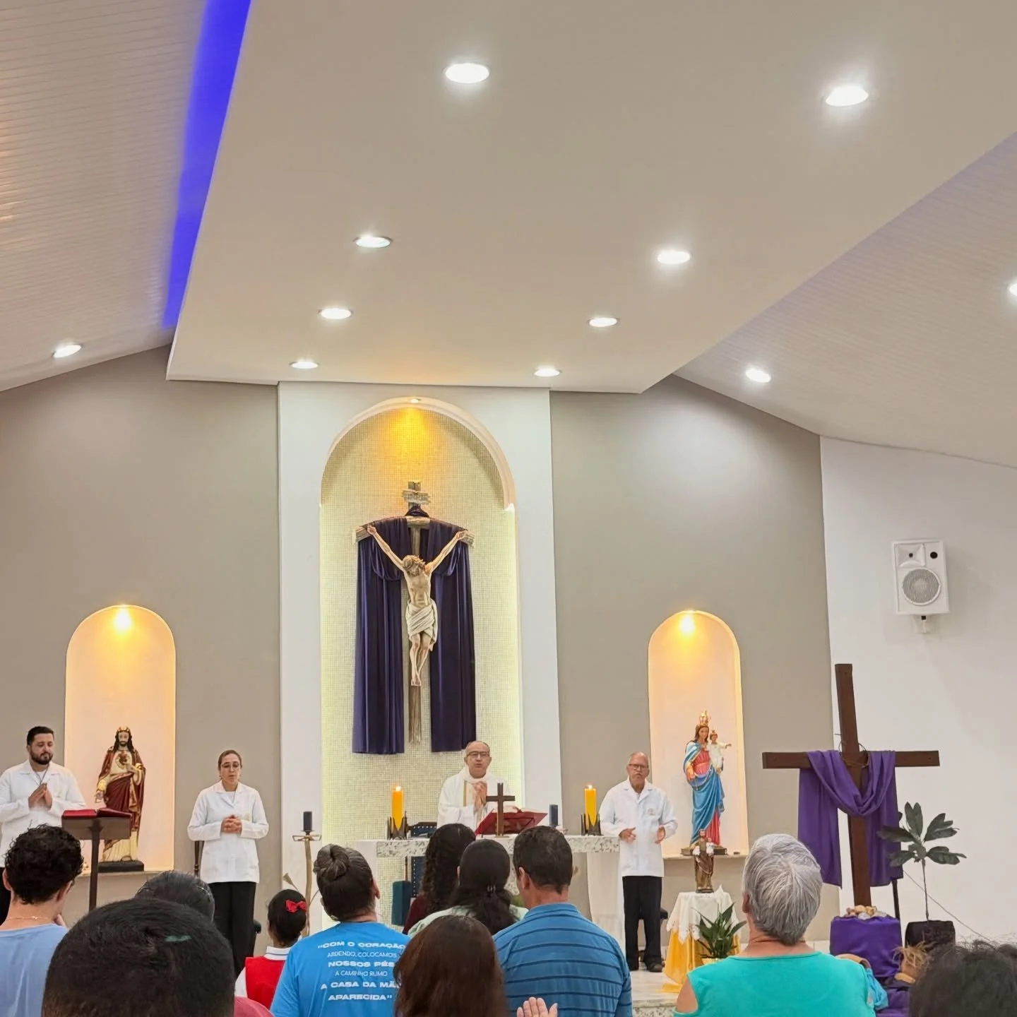 Hoje celebramos com alegria a santa Missa em honra a S&atilde;o Jos&eacute; 

Homem justo, silencioso e obediente, S&atilde;o Jos&eacute; nos ensina a confiar plenamente na vontade de Deus, mesmo sem entender todos os caminhos. Sua vida foi um sim co