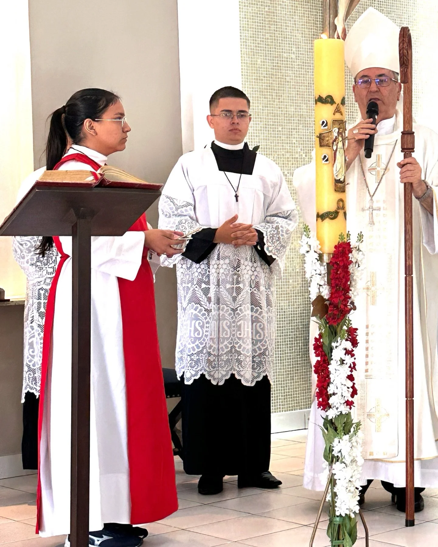 Domingo da Miseric&oacute;rdia 
Neste dia t&atilde;o especial, celebramos a infinita miseric&oacute;rdia de Deus que se derrama sobre n&oacute;s. Na Santa Missa, membros da Comunidade Magnificat deram passos definitivos em sua caminhada: votos perp&e