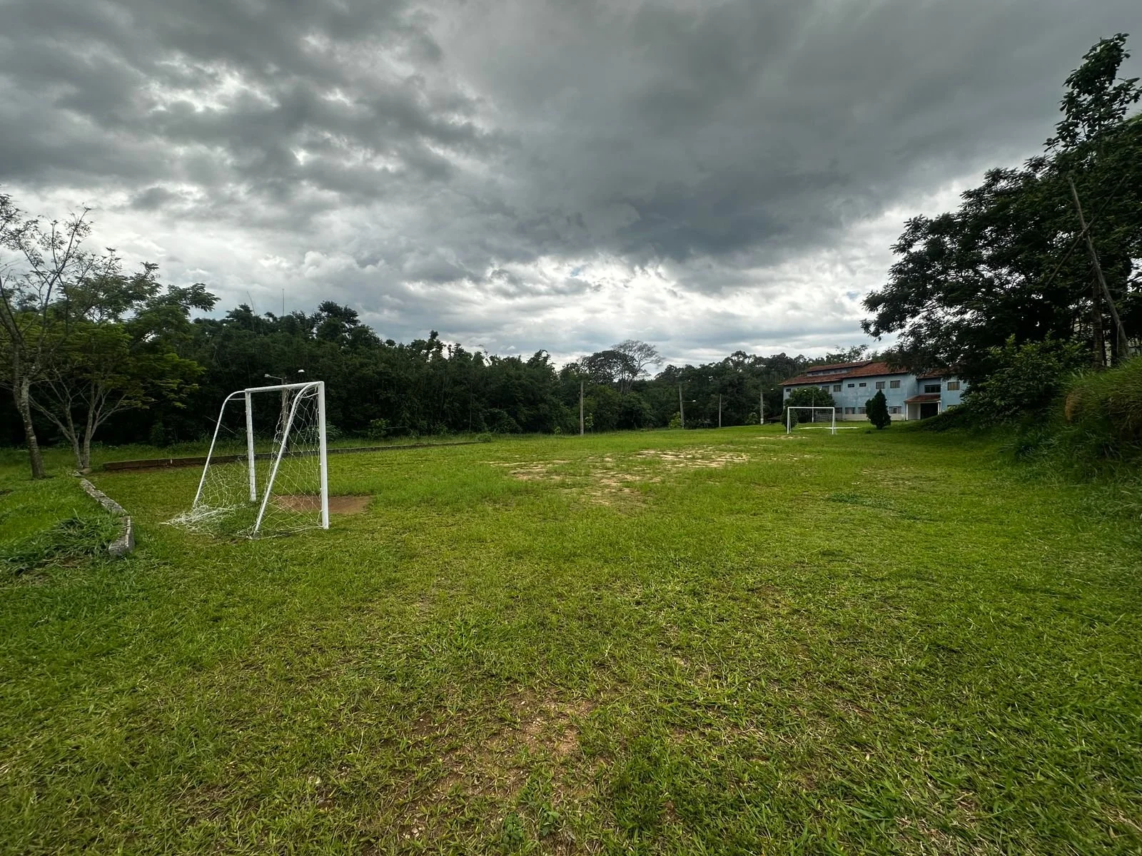 Campinho de Futebol Comunidade Magnificat.jpeg