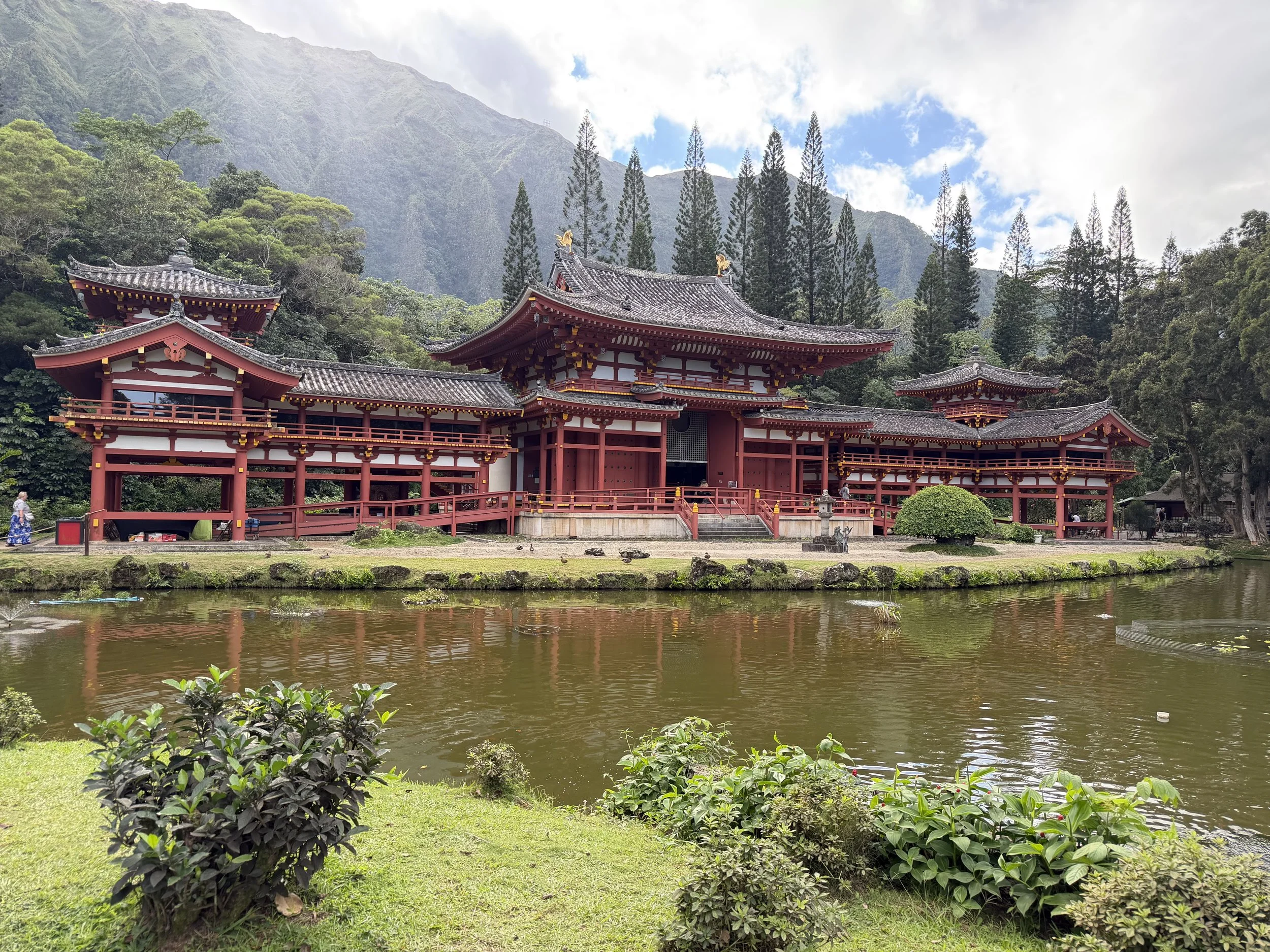 Kahuku Sugar Mill, Byodo-in Temple, North Shore Oahu, Koolau Ranch, Turtle Beach, Waiahole Poi Factory, Makapuu Lighthouse Trail, Old Haleiwa Town, Diamond Head Hike, Waikiki, Koko Head Hike, Hanauma Bay, Waimea Falls, Halona Blowhole, Pearl Harbor.