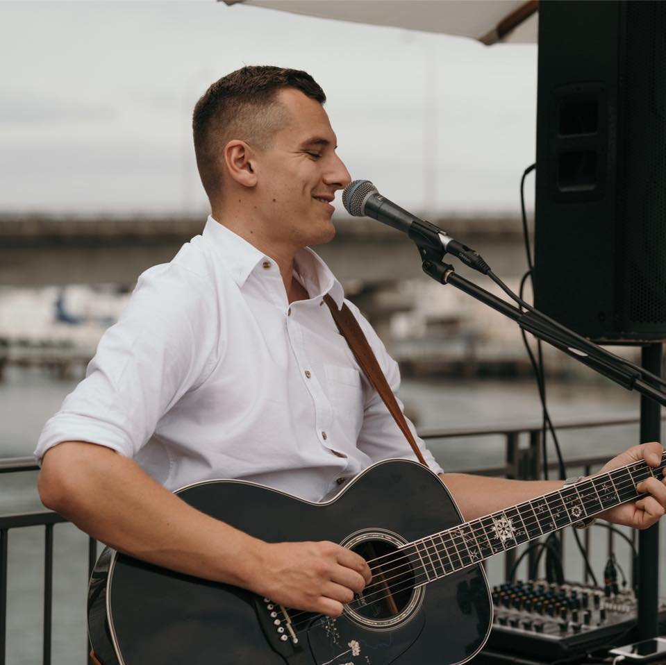 Live Music: Josh Pow