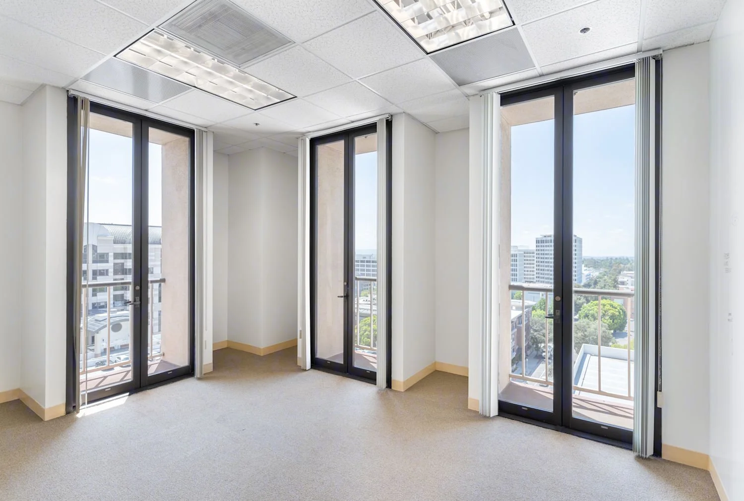 Suite 808