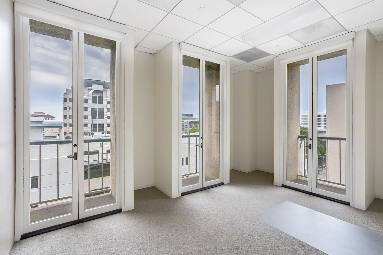 Suite 460