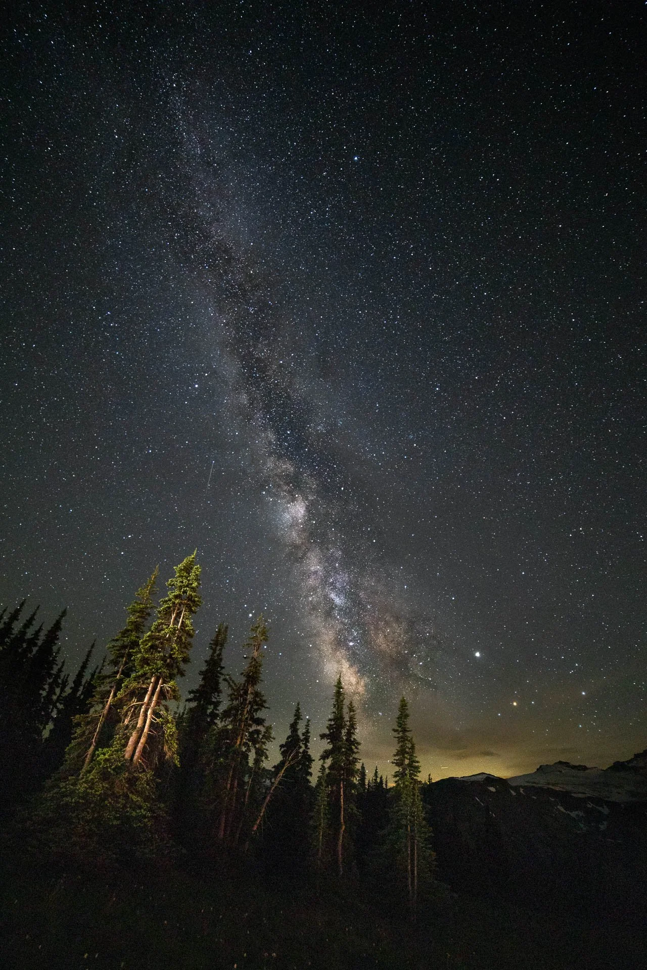 Rainier MilkyWay Vertical w- car light.JPG