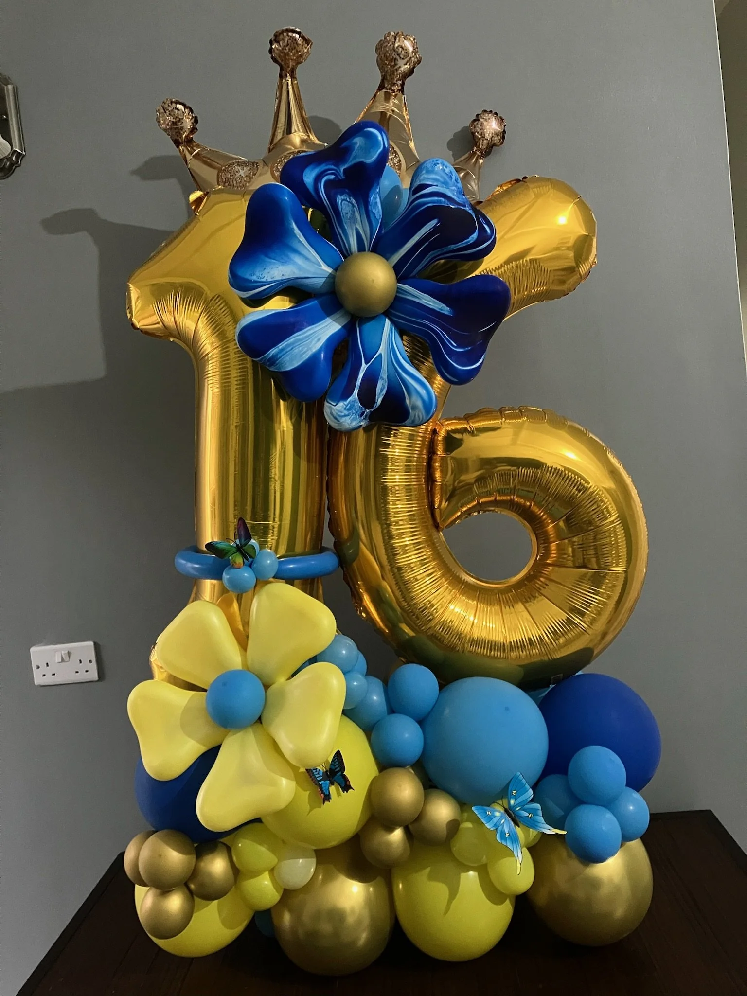 evolvedecorslu-balloon-arrangements-02.jpeg