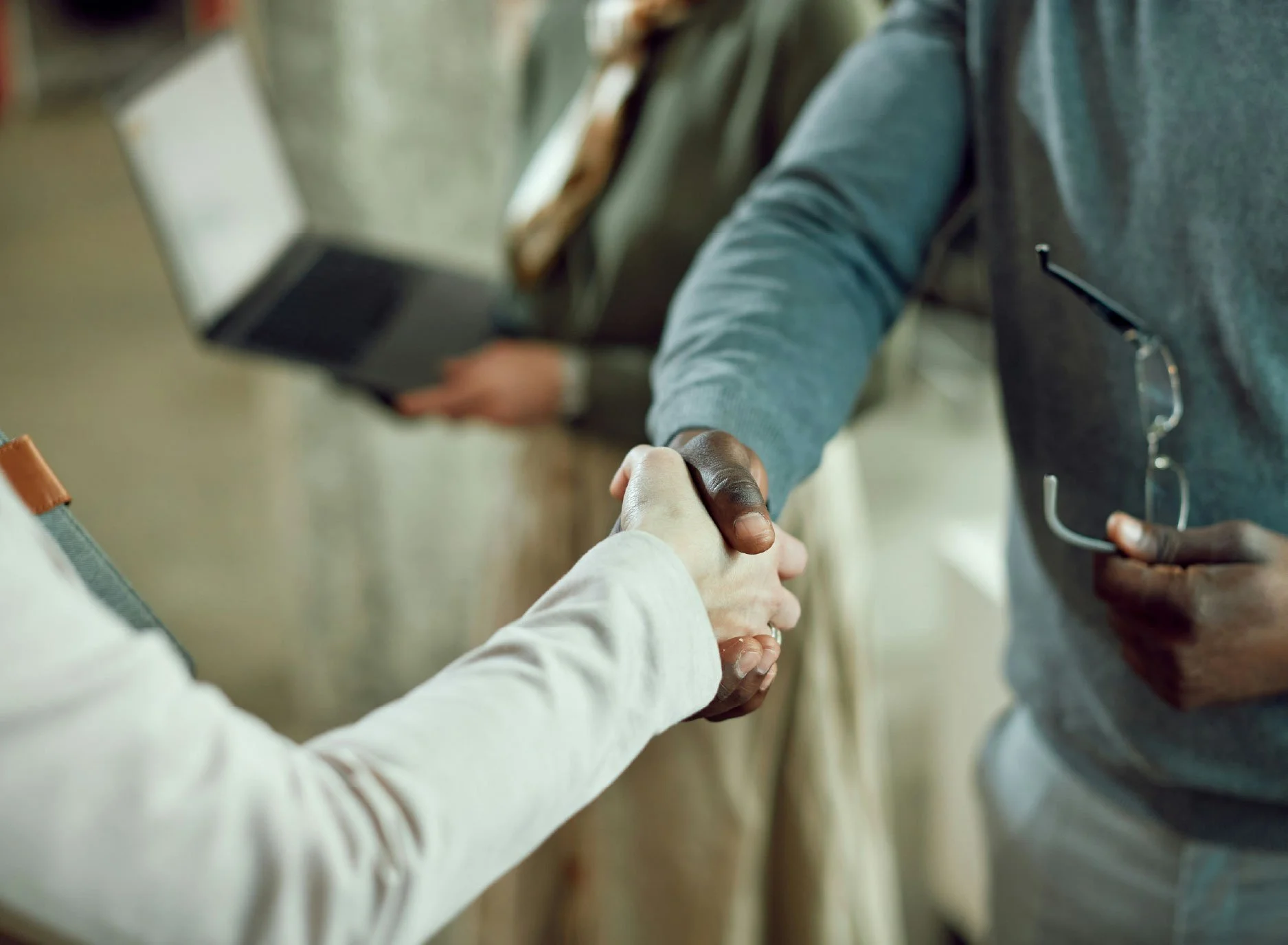 03. Deliver & Manage<br><p> Oversee construction and installation.</p>