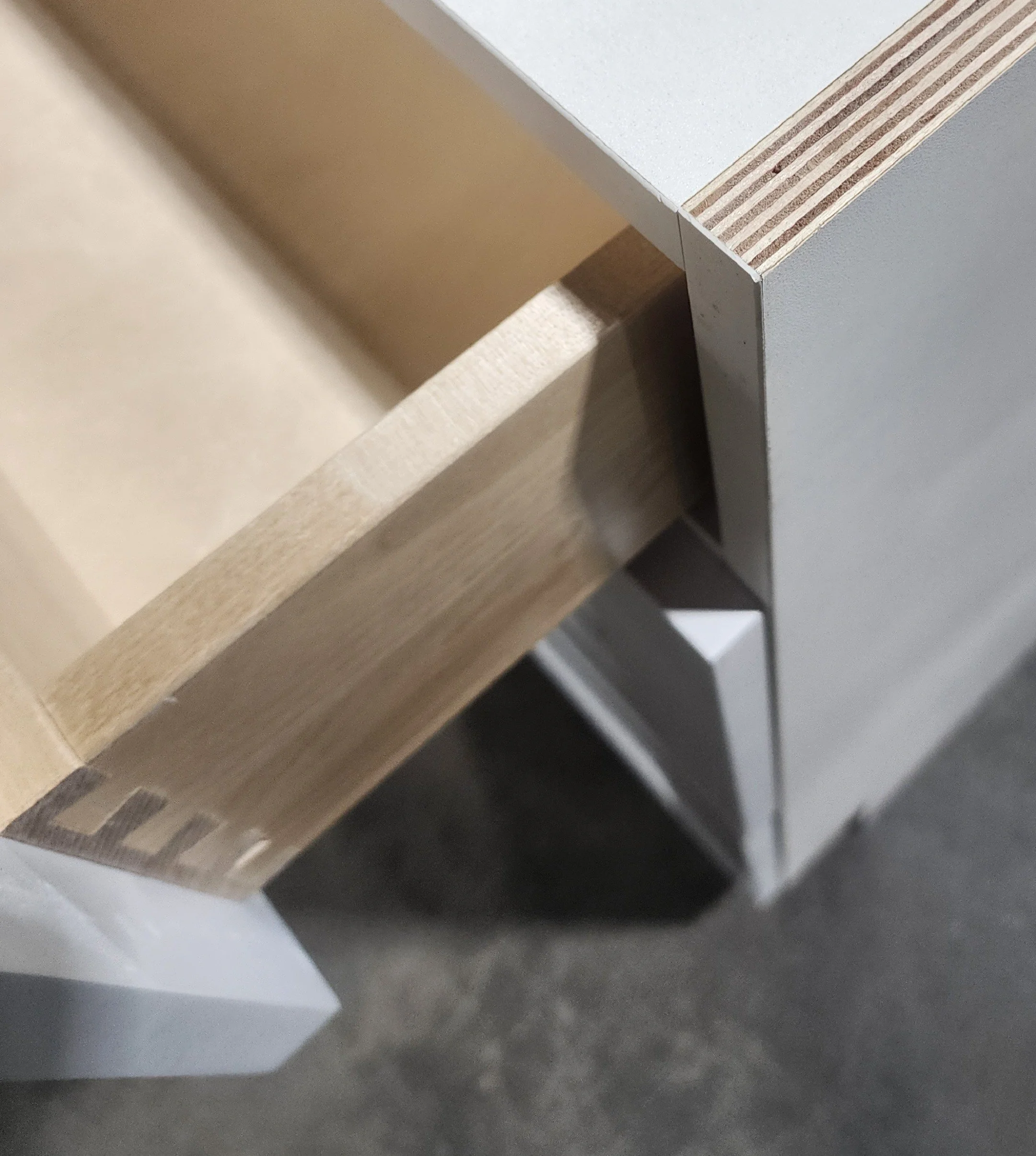 White shaker cabinet