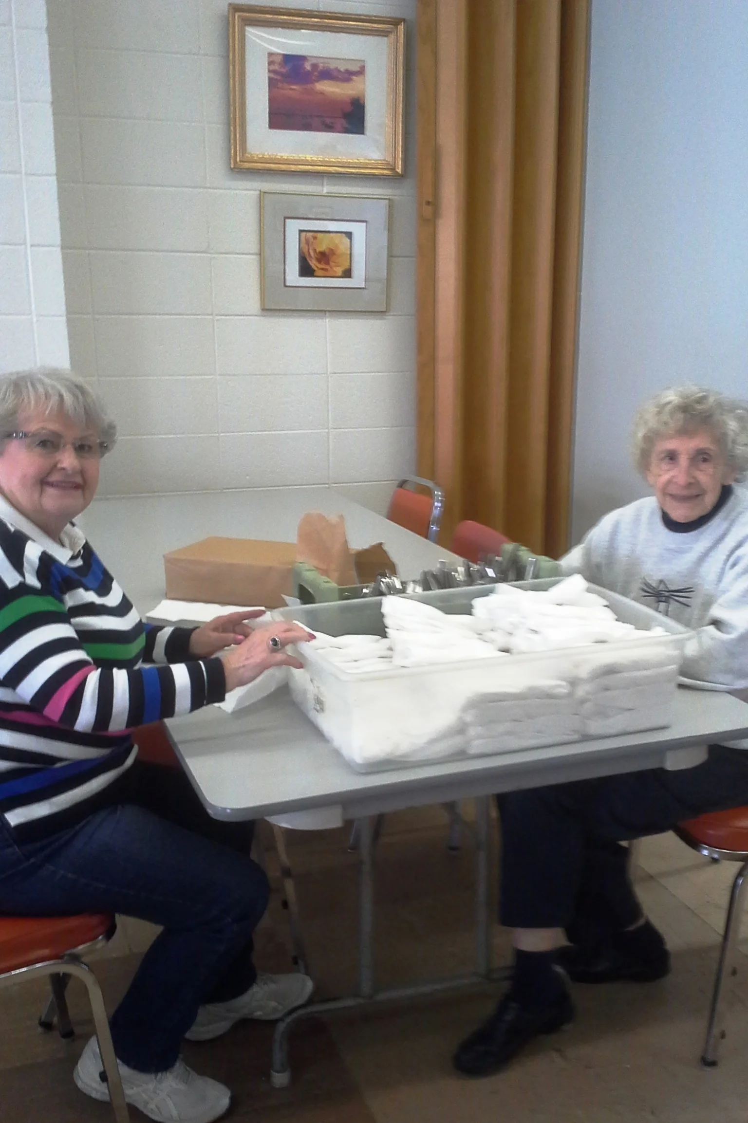 easter-volunteers_13951053912_o.jpg