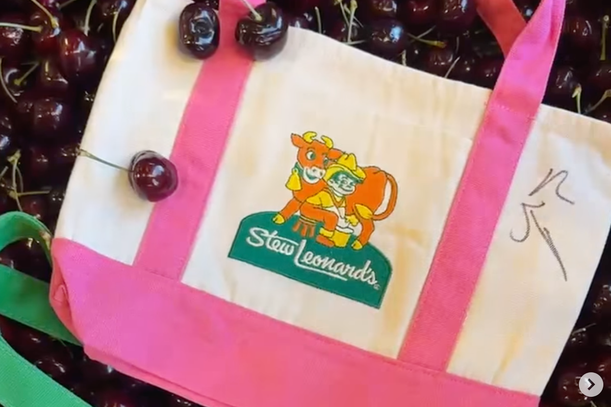 Stew Leonard's tote bag signed by Ben Stiller + More