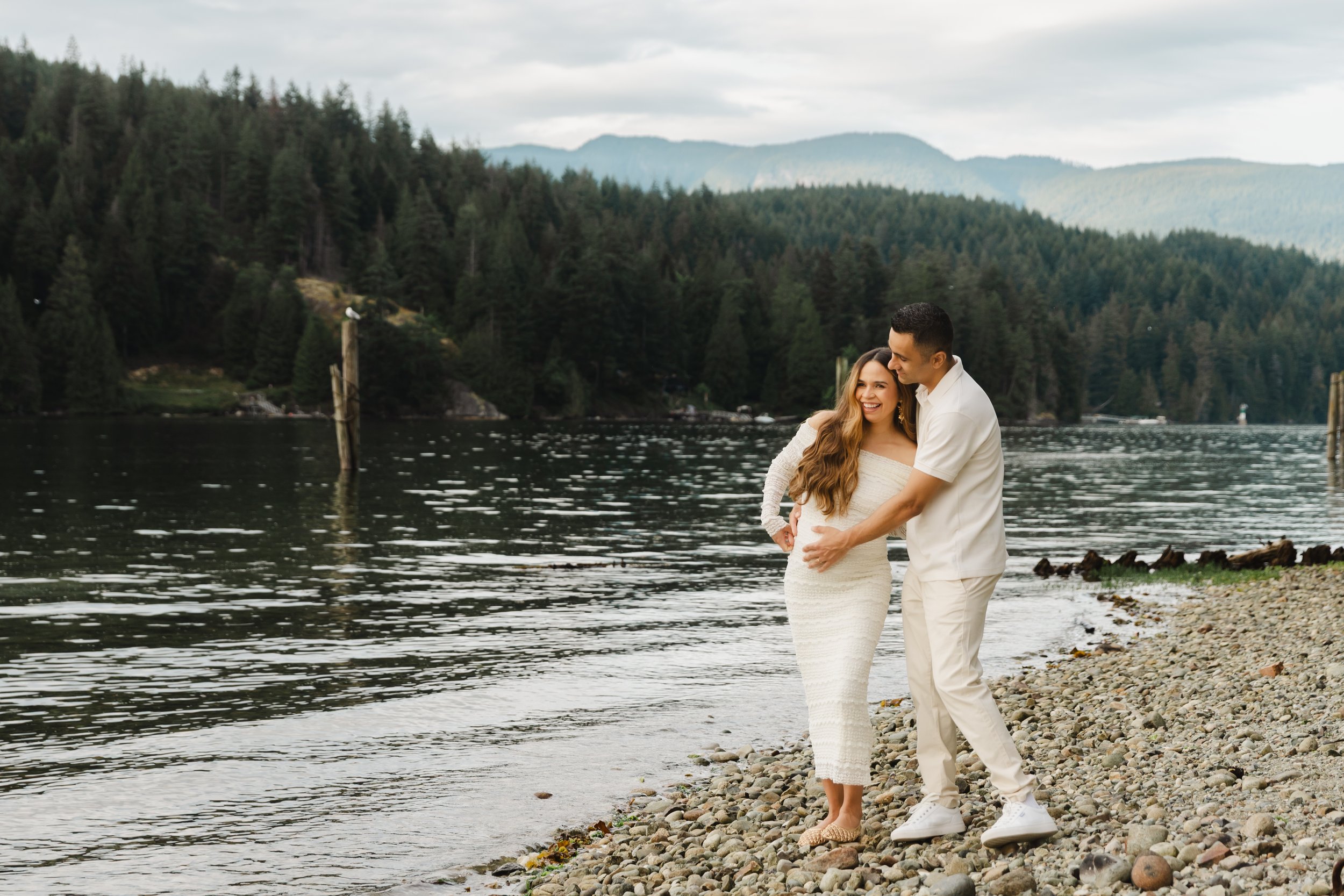 maternity portrait in nature