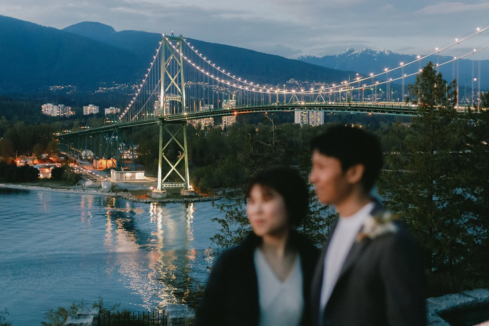MihoTakaoWeddingportrait_LionsGatebridge_0116_websize.jpg