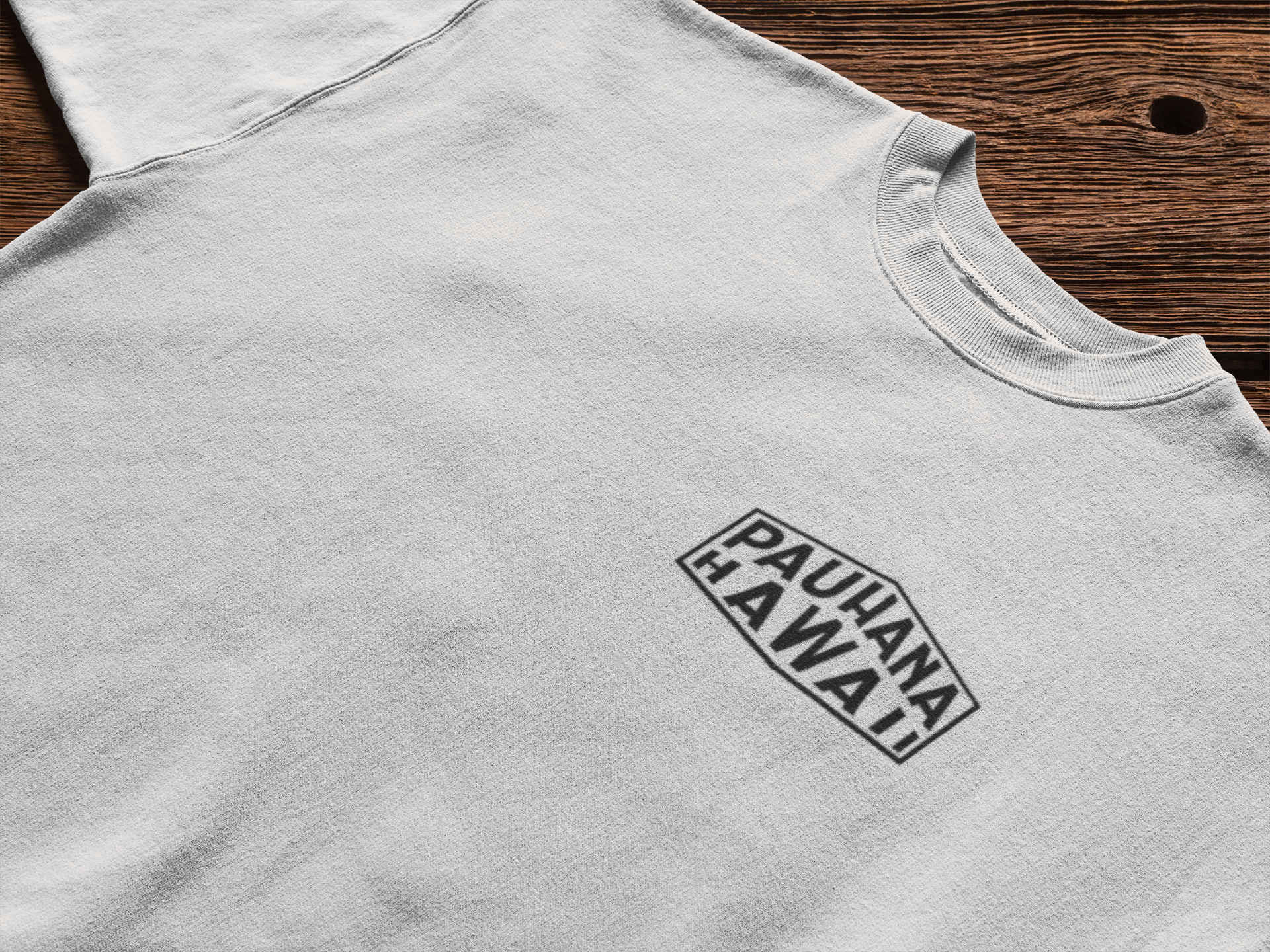 t-shirt-mockup-over-a-wooden-surface-10282 (5).png