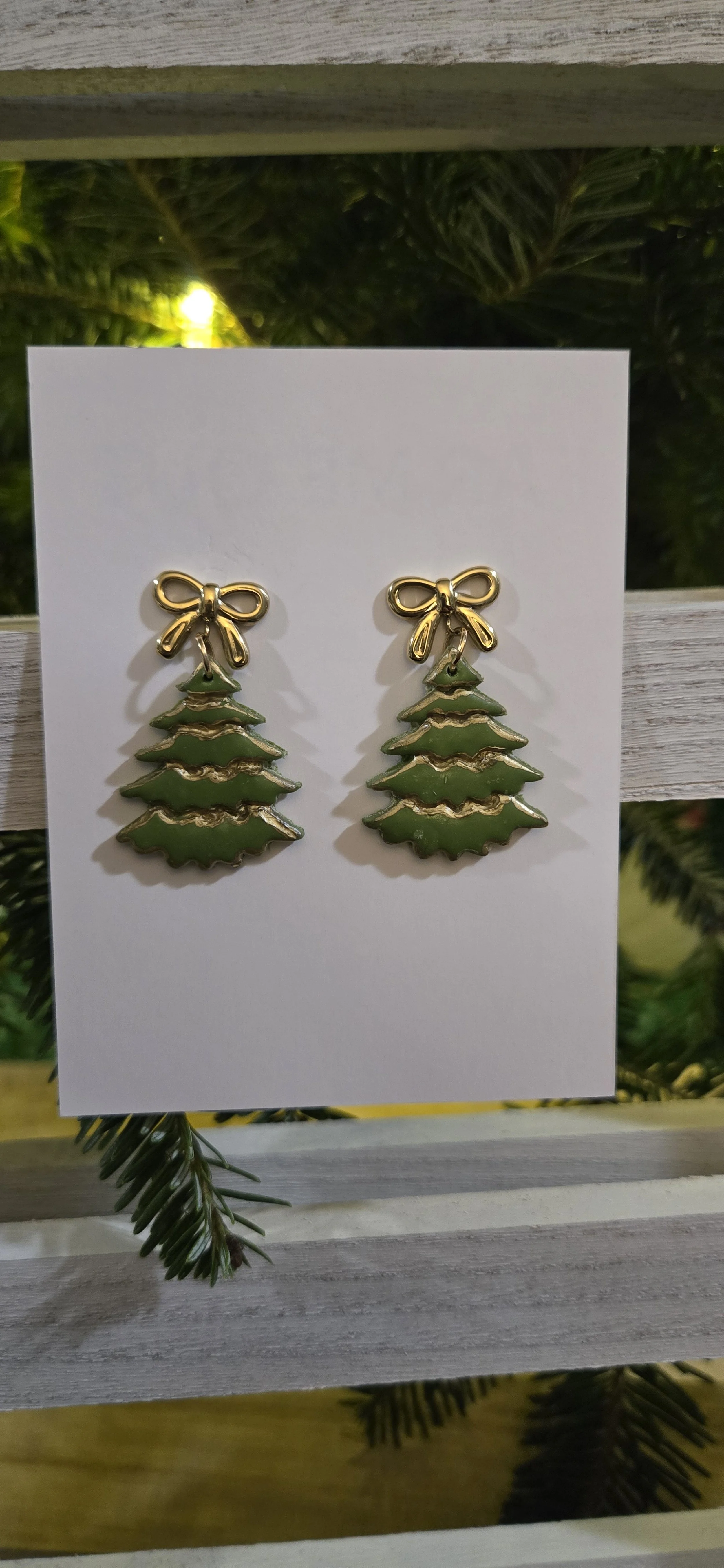 Large Tree with Gold Accent and Bow