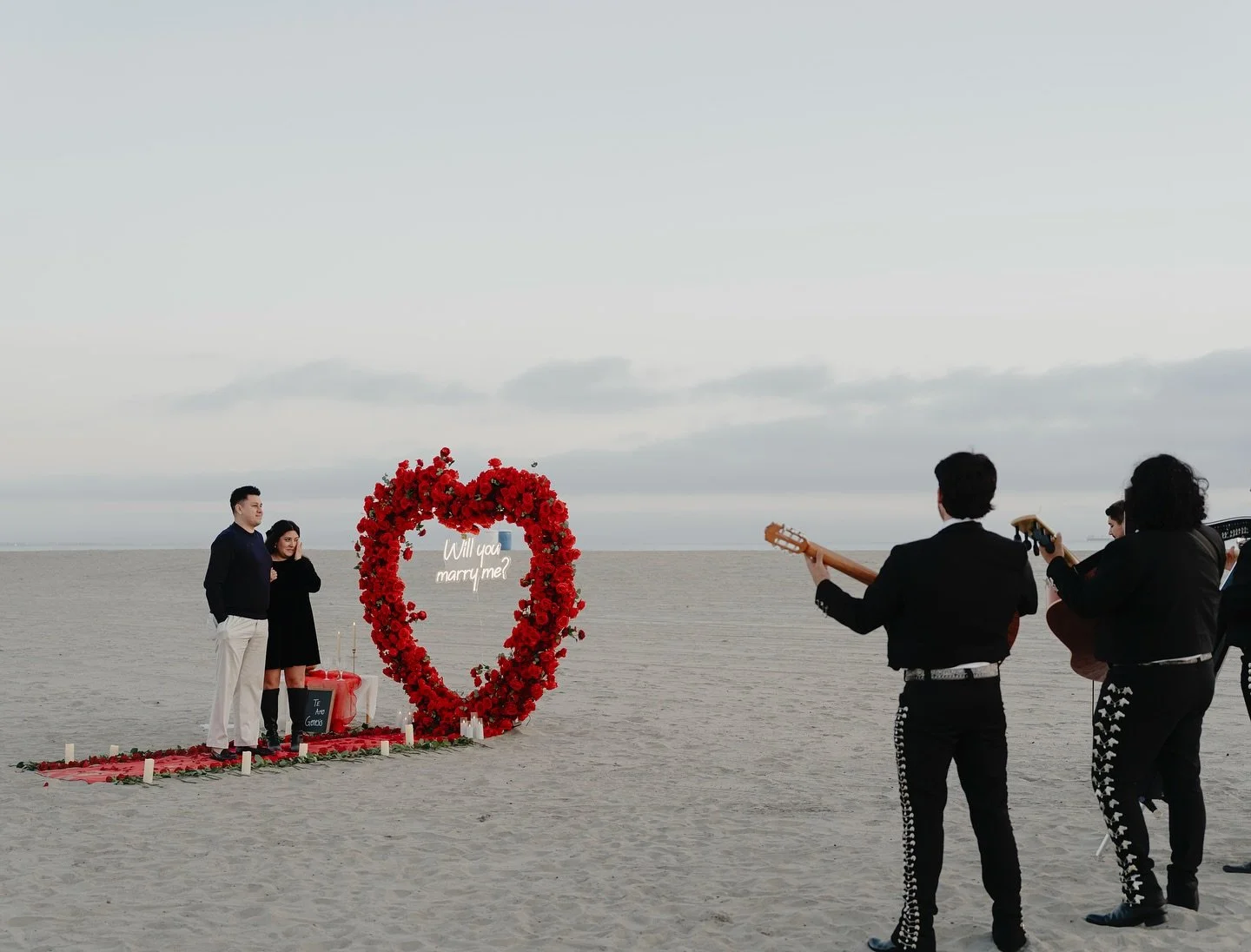 Beach proposal 👌🏽 
Beach proposal with Mariachi 👌🏽👌🏽👌🏽 
.
.
.
#mariachisandiego #mariachicornado #mariachiproposal #jazz #sandiego #proposalideas #serenata #serenatasandiego #serenade