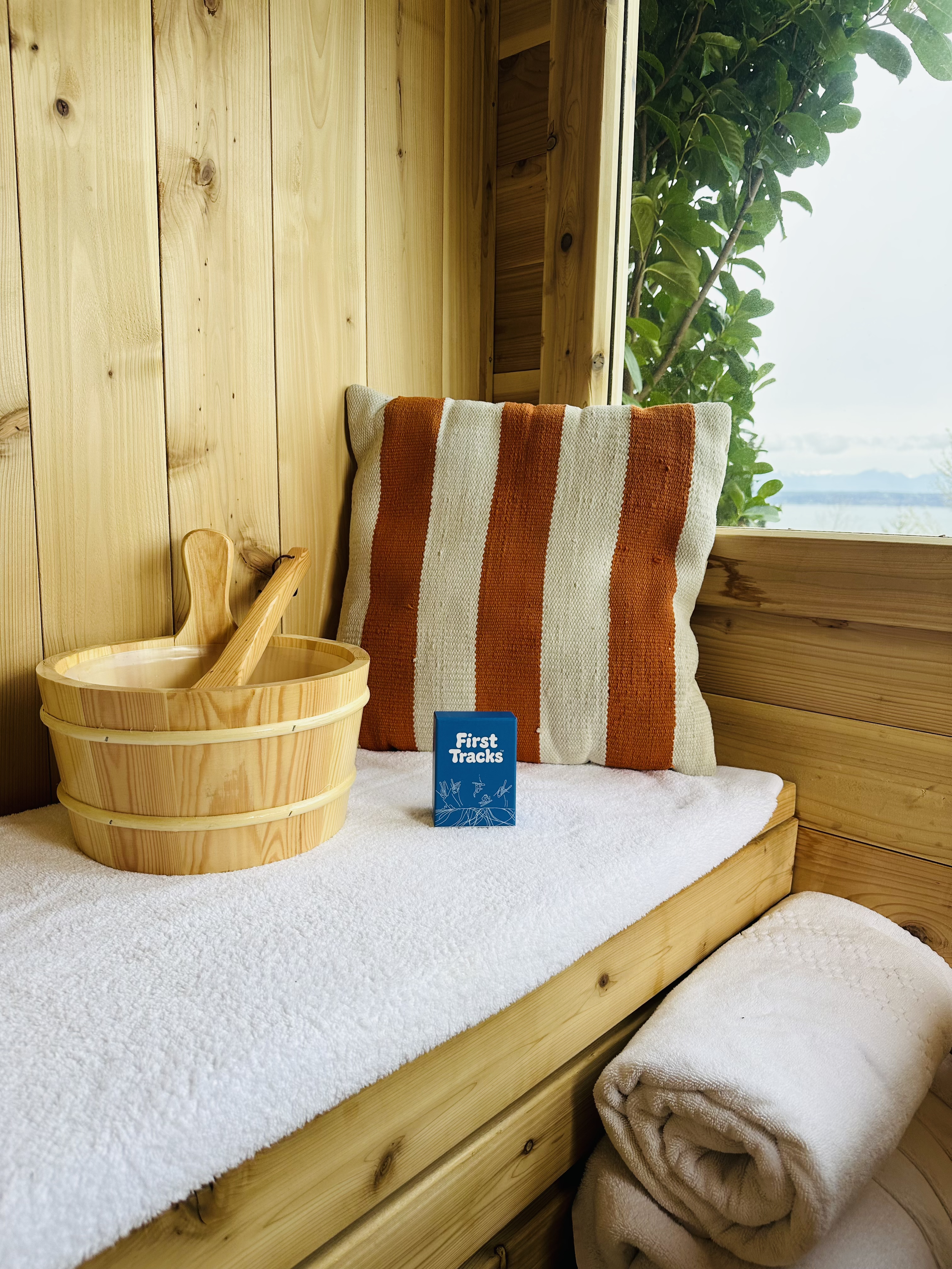 First Tracks - Apres Ski Party Game