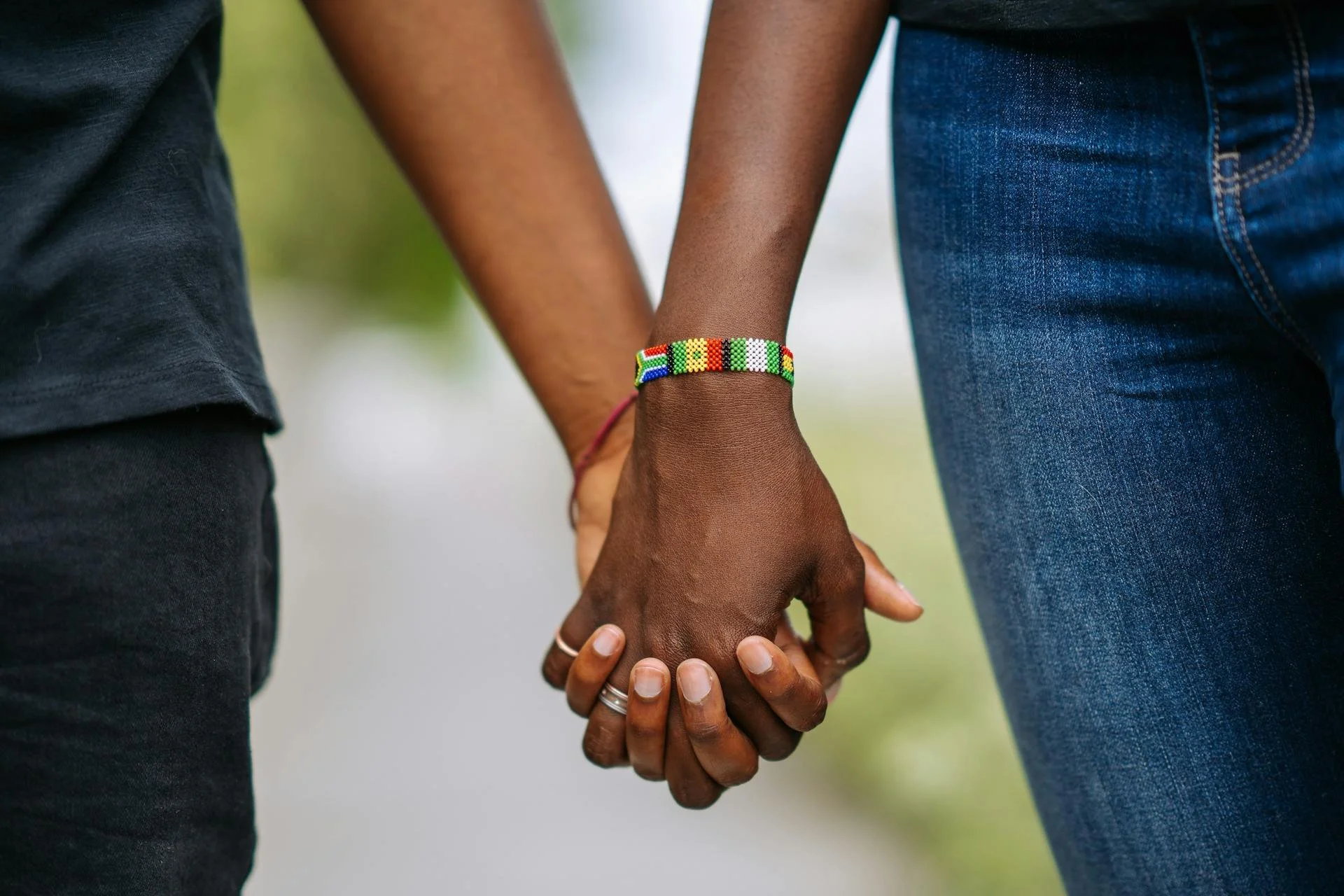 Relationship Anxiety vs. Intuition: How to Tell the Difference 💛