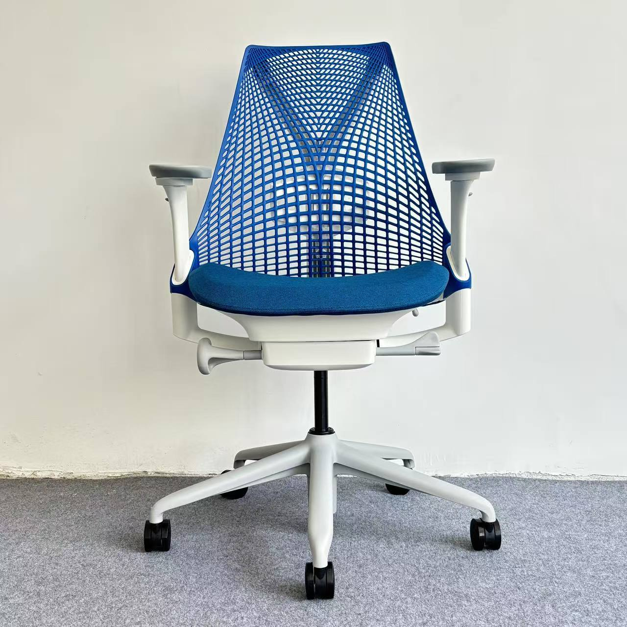 Herman MIller Sayl Blue Ergonomic Office Chair.png