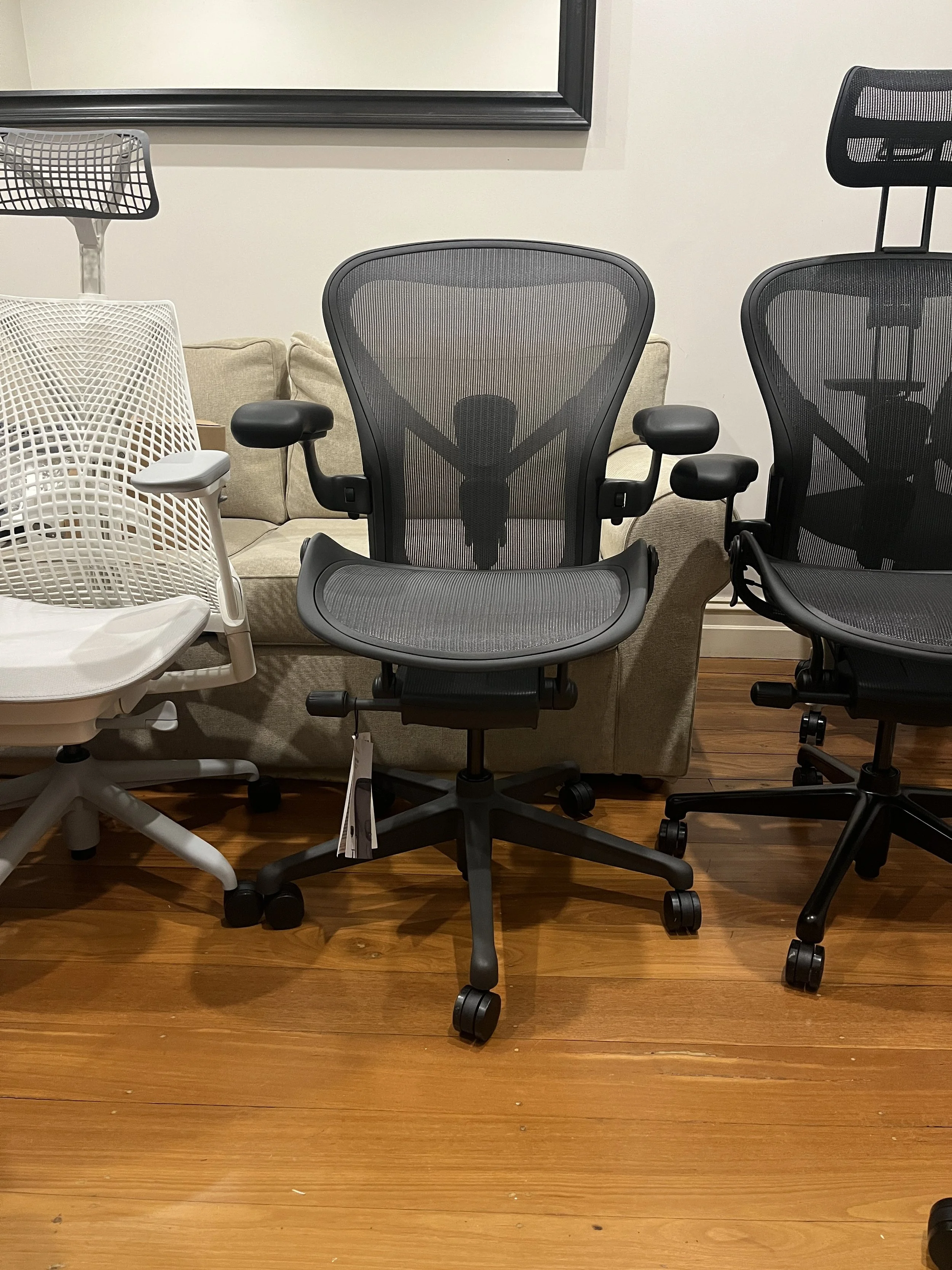 Aeron Remastered Base Model (New) Herman Miller