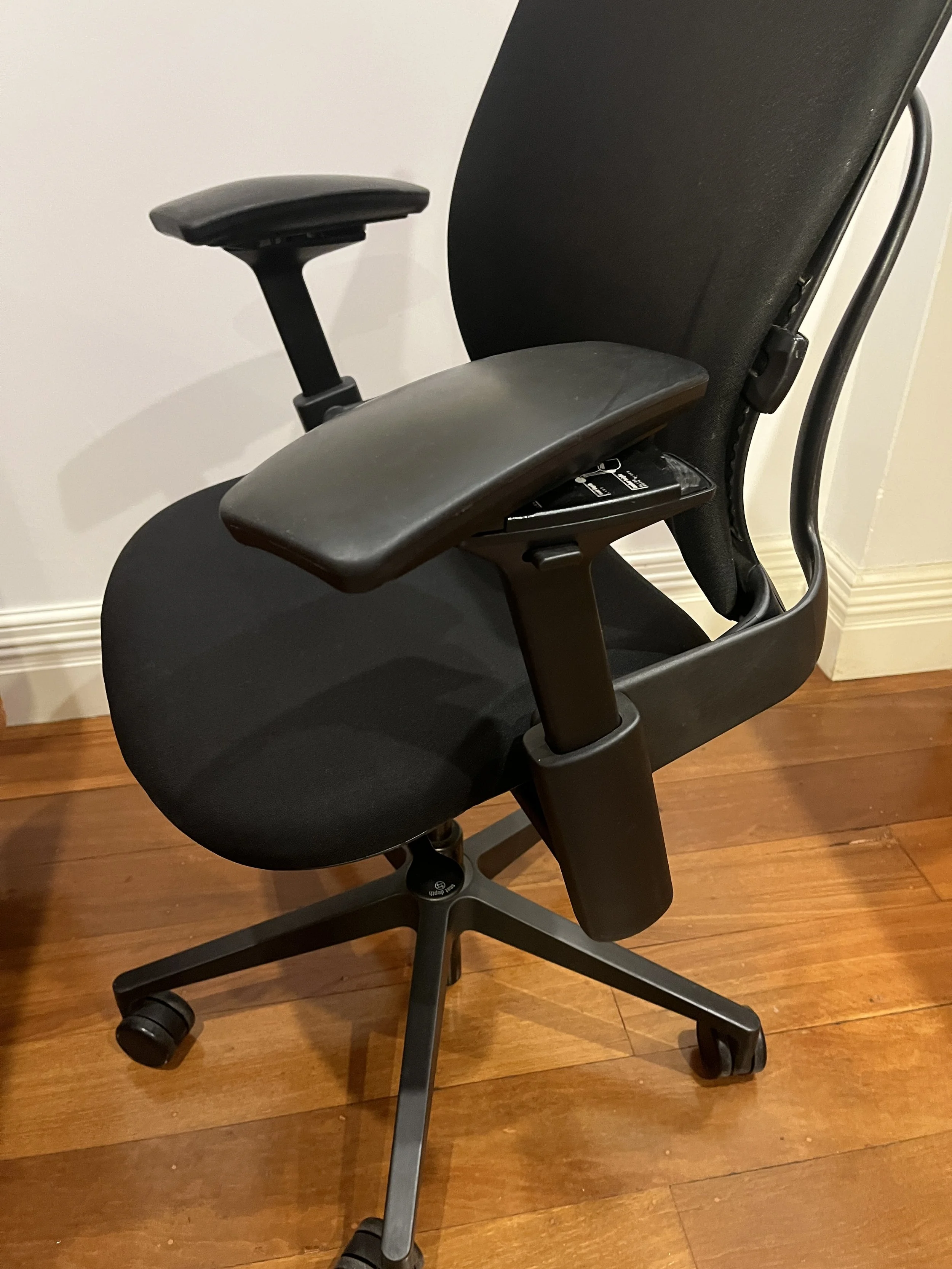 steelcase leap v2 for sale.JPG