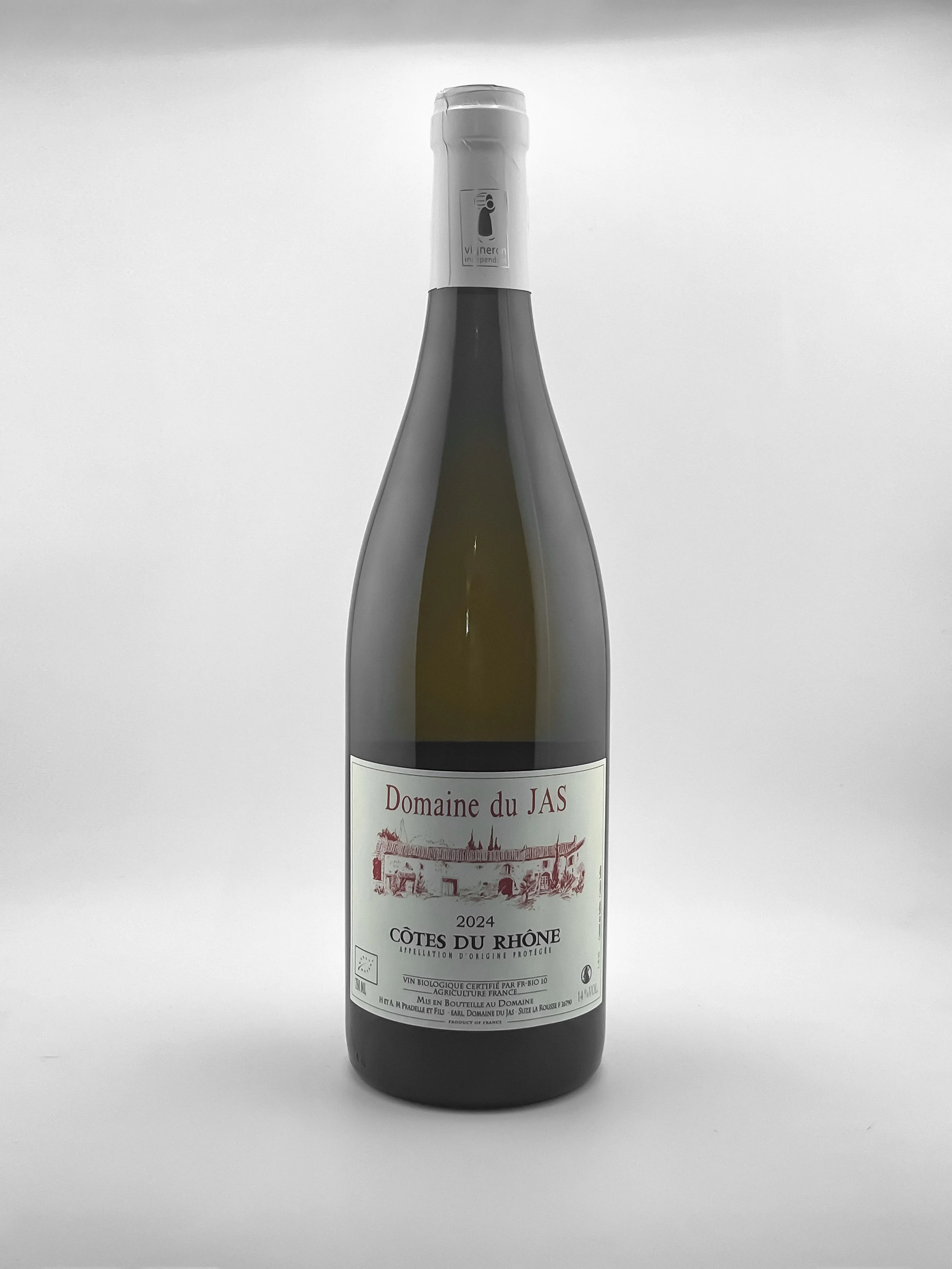 Bouteille de vin blanc Domaine du JAS, Côtes du Rhône 2024, étiquette blanche avec illustration rouge d'un bâtiment, bouchon blanc, fond gris clair.