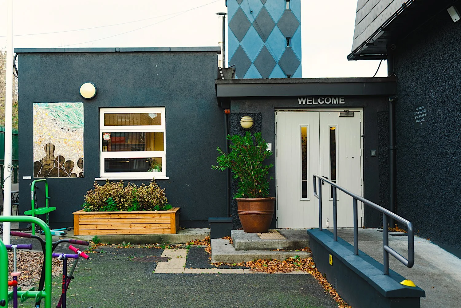 Front entrance of St Matthew's Primary School Sandymount.jpg