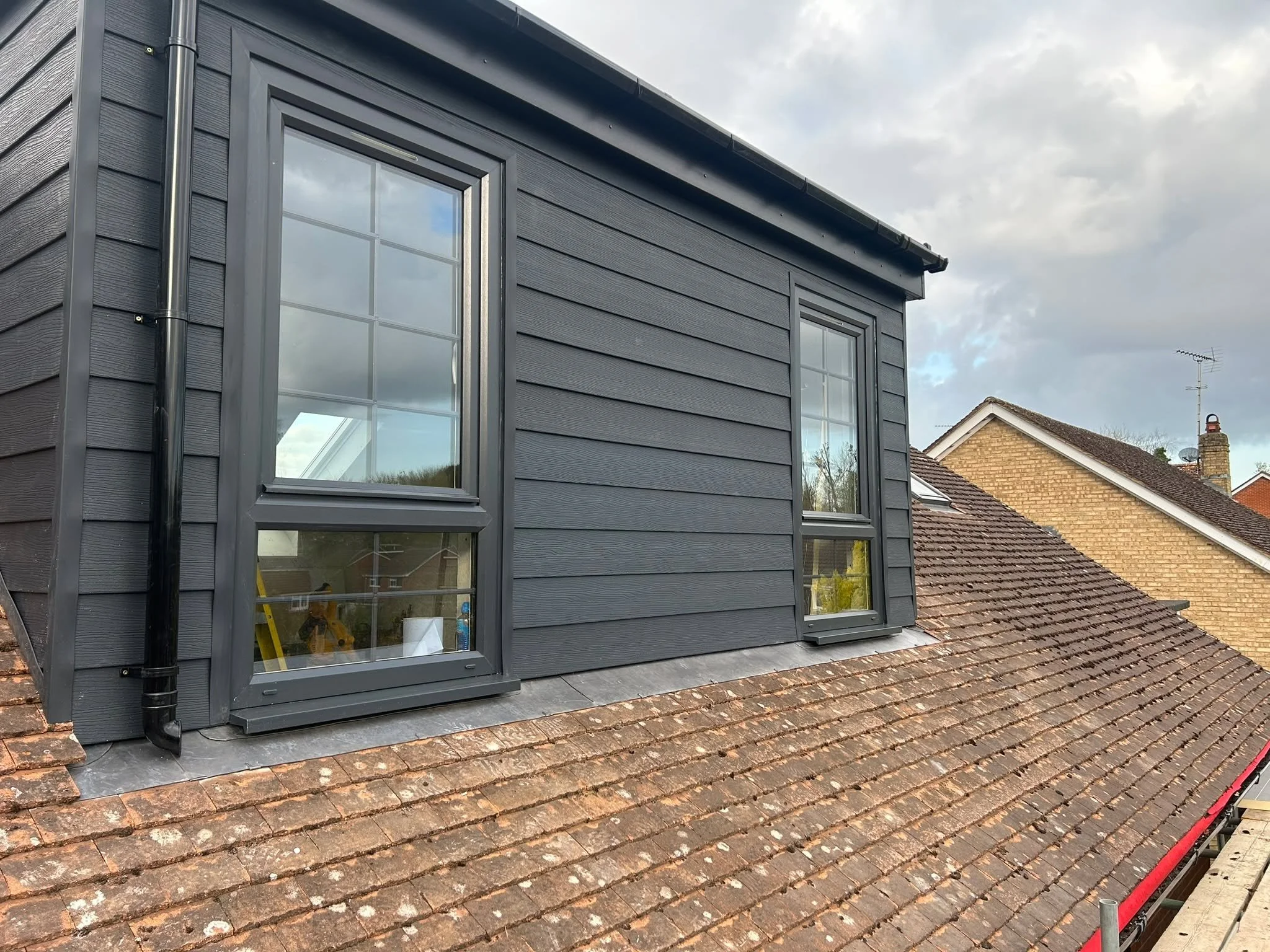 Back with some more progress photos on this project, following on from our recent structural completion update. 
Our fitting team have since fully insulated and plasterboarded the entire loft ready for our plastering team to take over! Externally the