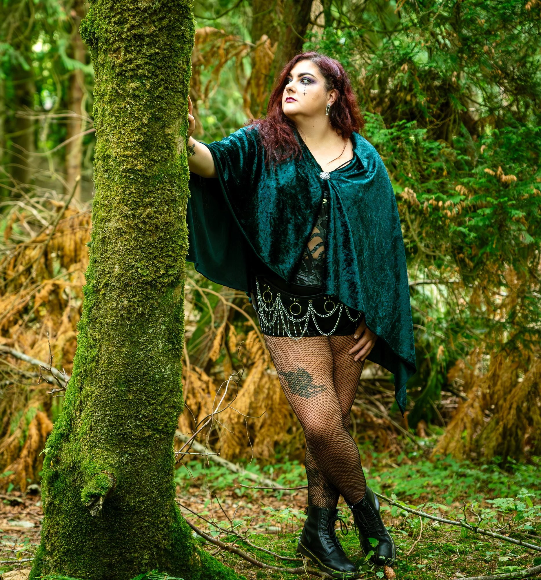 2025Dee and the girls cloaks in the forrest 14.8.250040.jpg