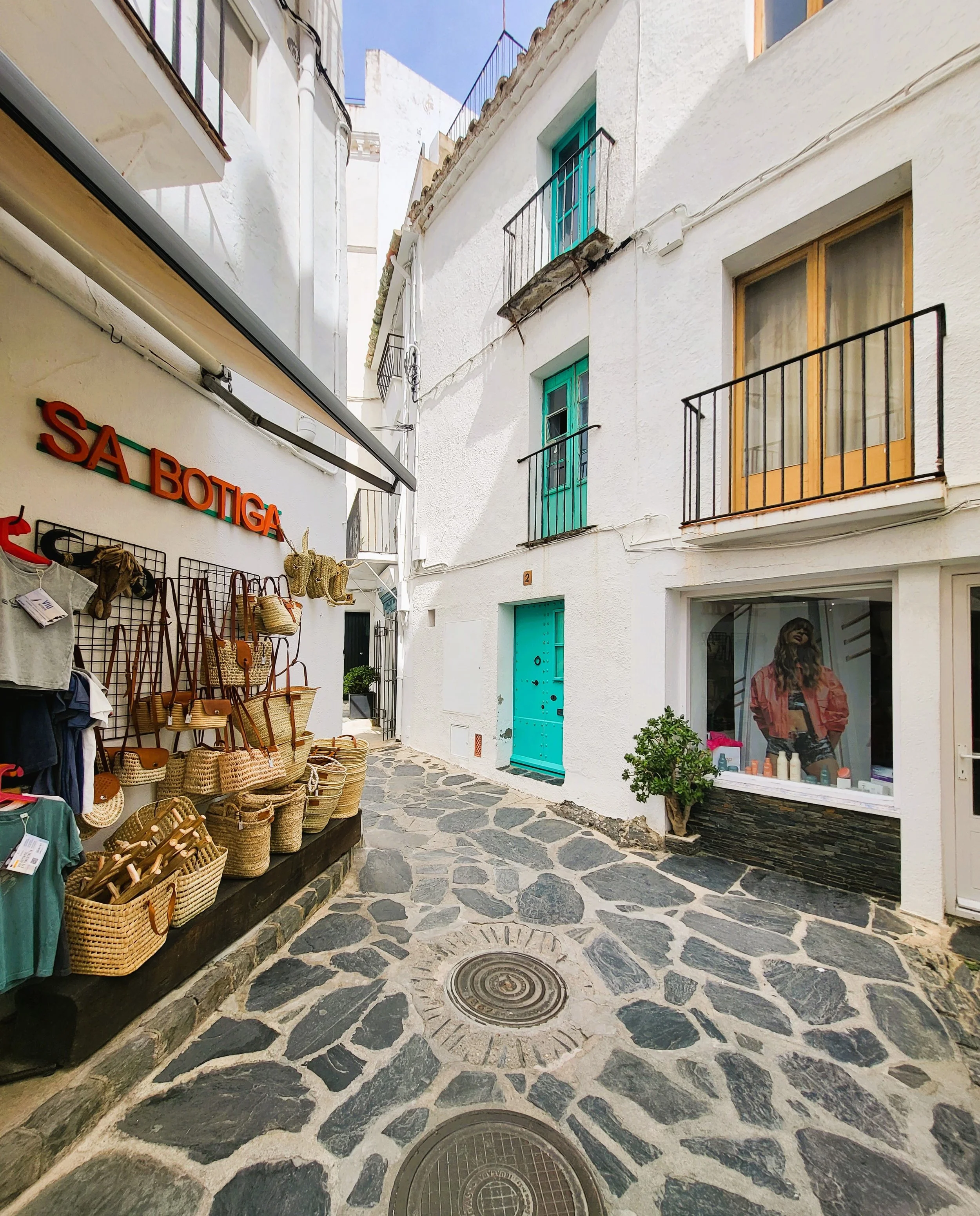 Explore the unique history and athmosphere of Cadaqués