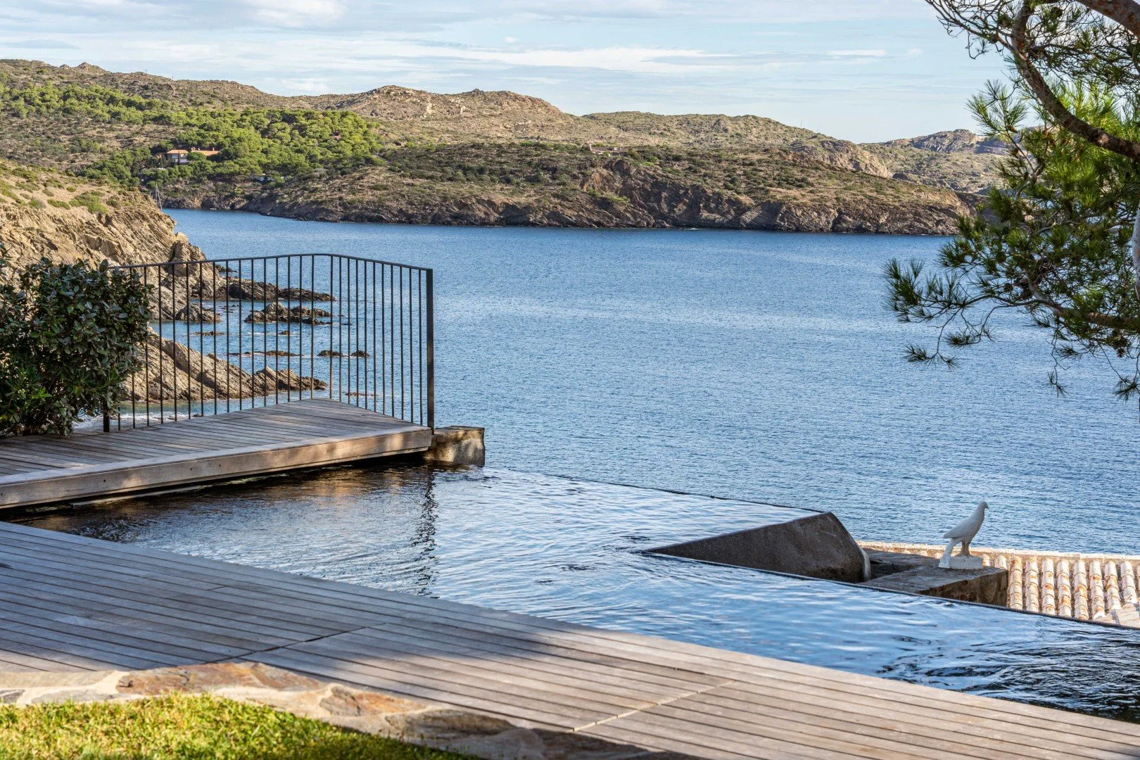 luxury house cadaqués infinity pool with sea view